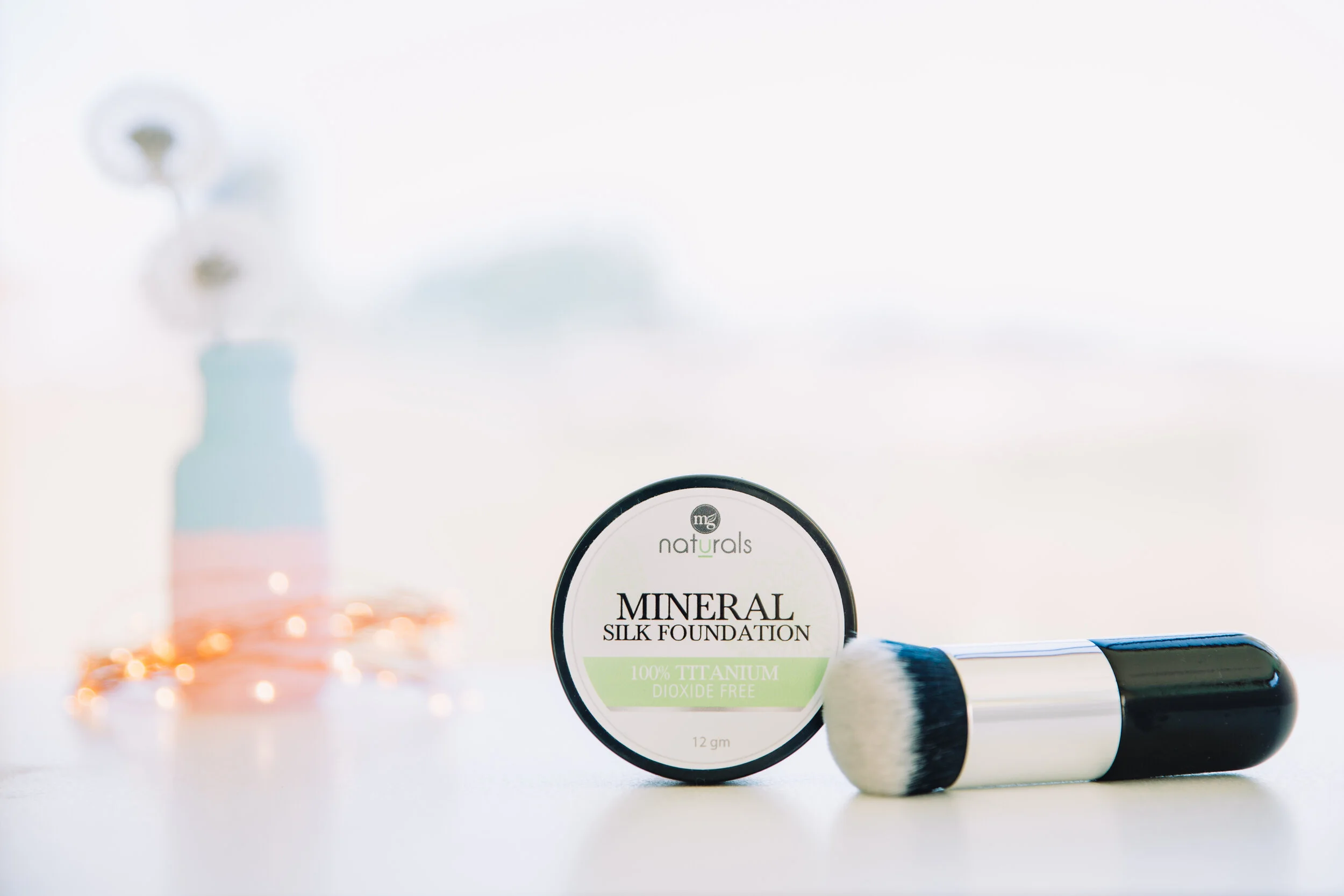 MG NATURALS Mineral Silk Foundation