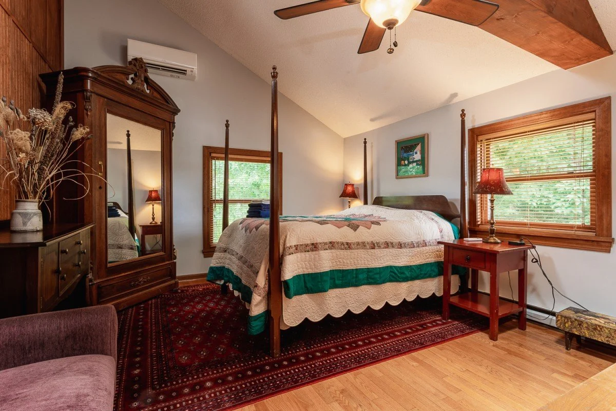 bearwallow-cottage-main.jpeg