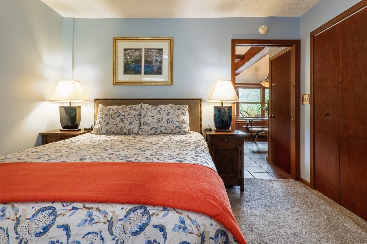 bearwallow-cottage-bed.jpeg