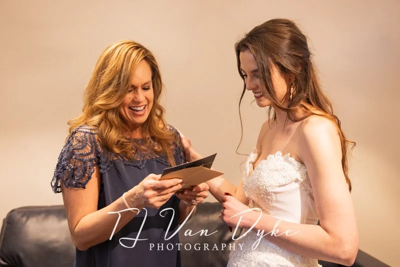 Kate & JC Bridal Prep-0408.jpg