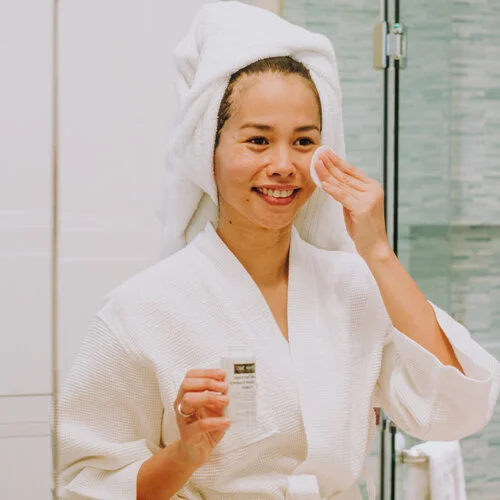 MED-115-Derma-360-Acne-Toner-Lifestyle.jpg