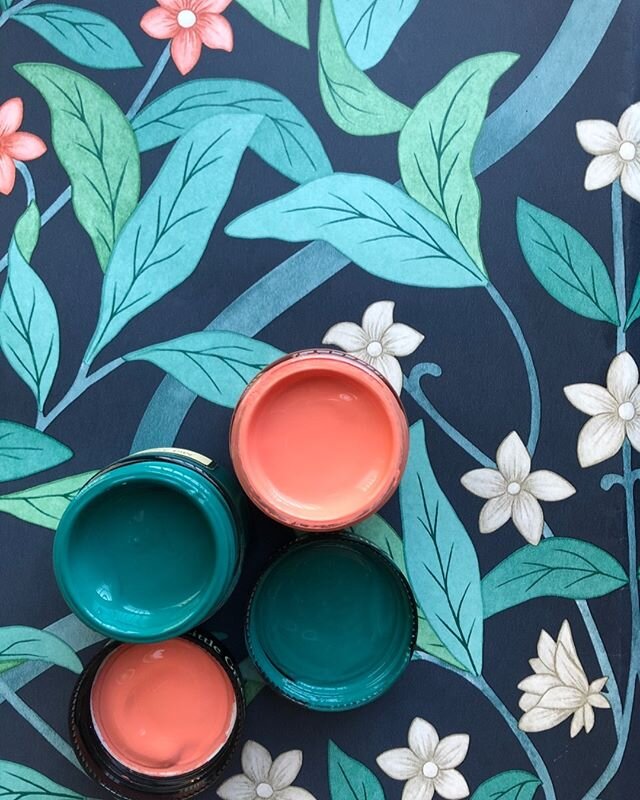 It's Monday and today I'm just going to leave this INCREDIBLE colour combination right here. What do you think?! .

@cole_and_son_wallpaper 
#interiordesign #planning #interiors #inspiration #interiorinspo #interiorinpiration #interiorismo #interiors