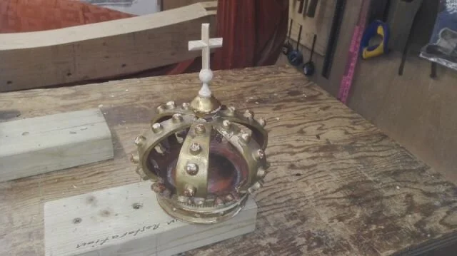 Repaired crown with new top redesigned and recarved