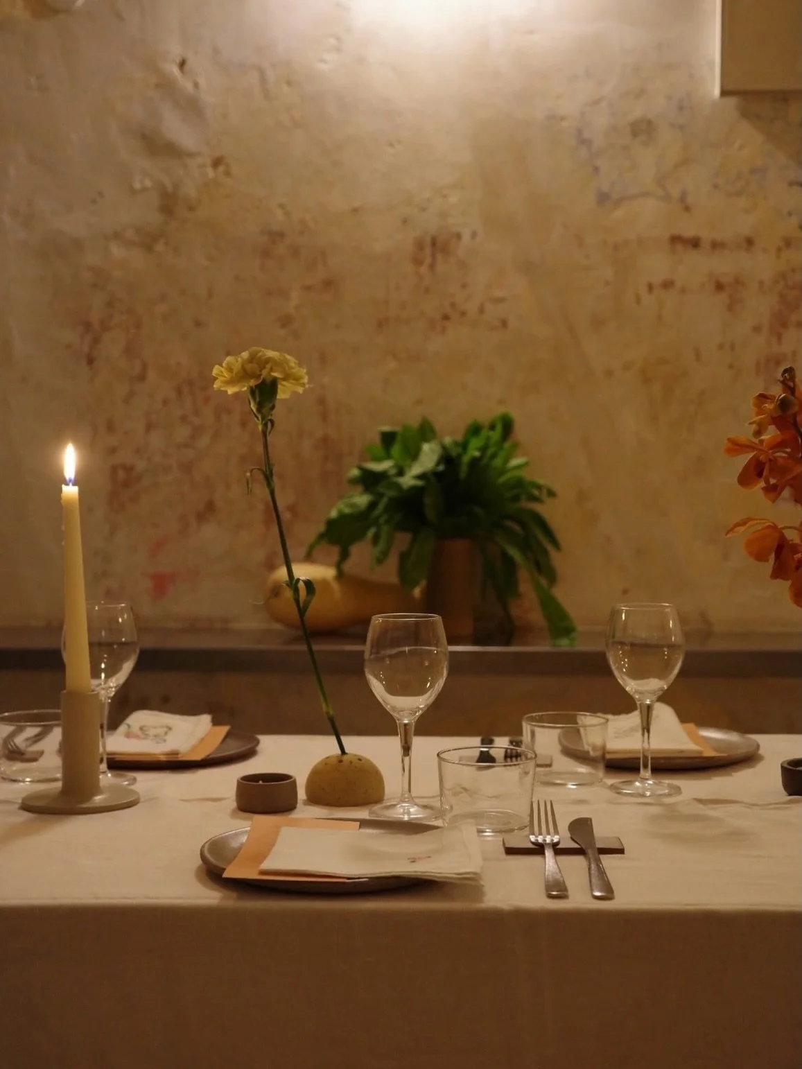 ・
TABLE STORIES

About last November dinner at @burro_cafe 🧈 
Cozy atmosphere in cozy tableware 🤍