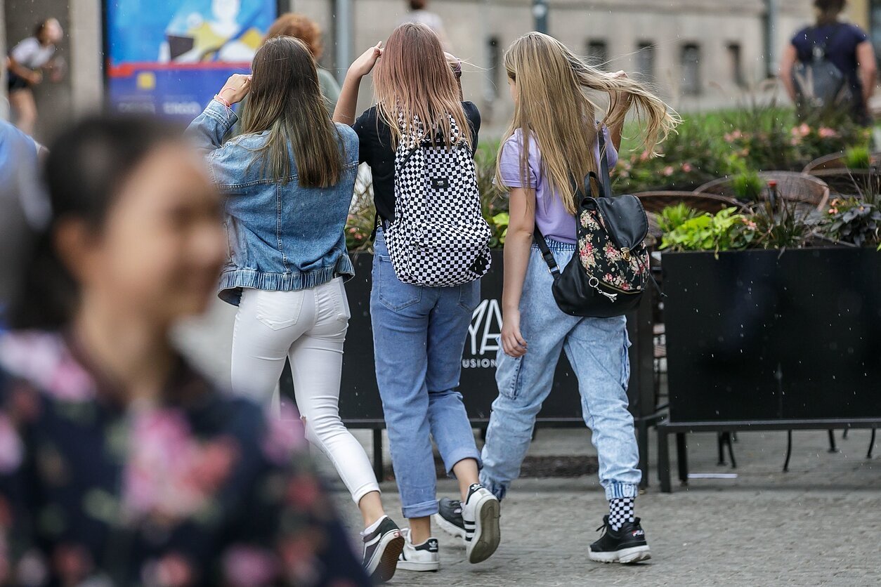 Stand-up „Kodėl neapsimoka eiti į mokyklą?"