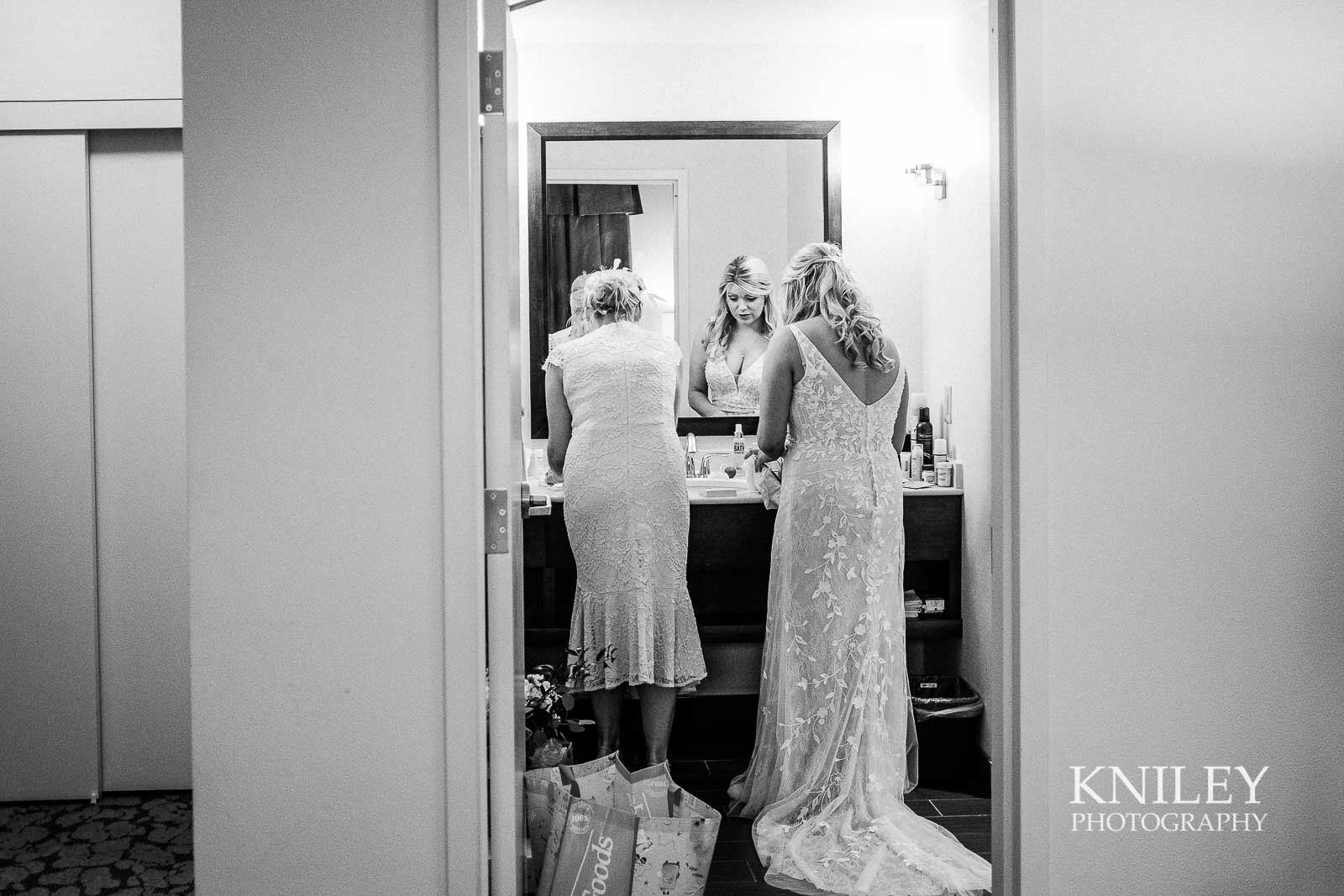 Max Of Eastman Place Rochester Ny Wedding Adrian Kristen
