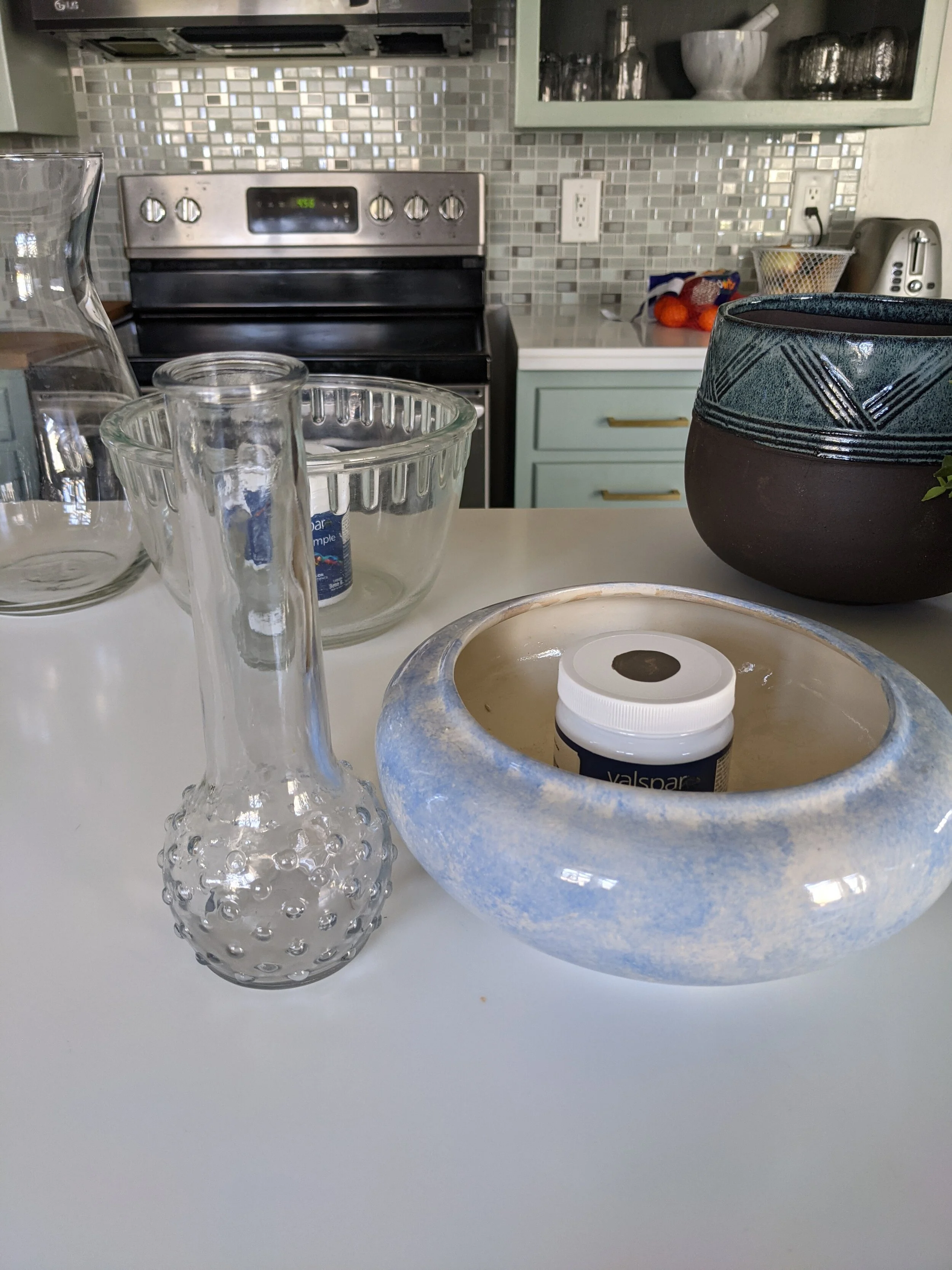 Glass_vase_ceramic_bowl_with_paint_sample.jpg