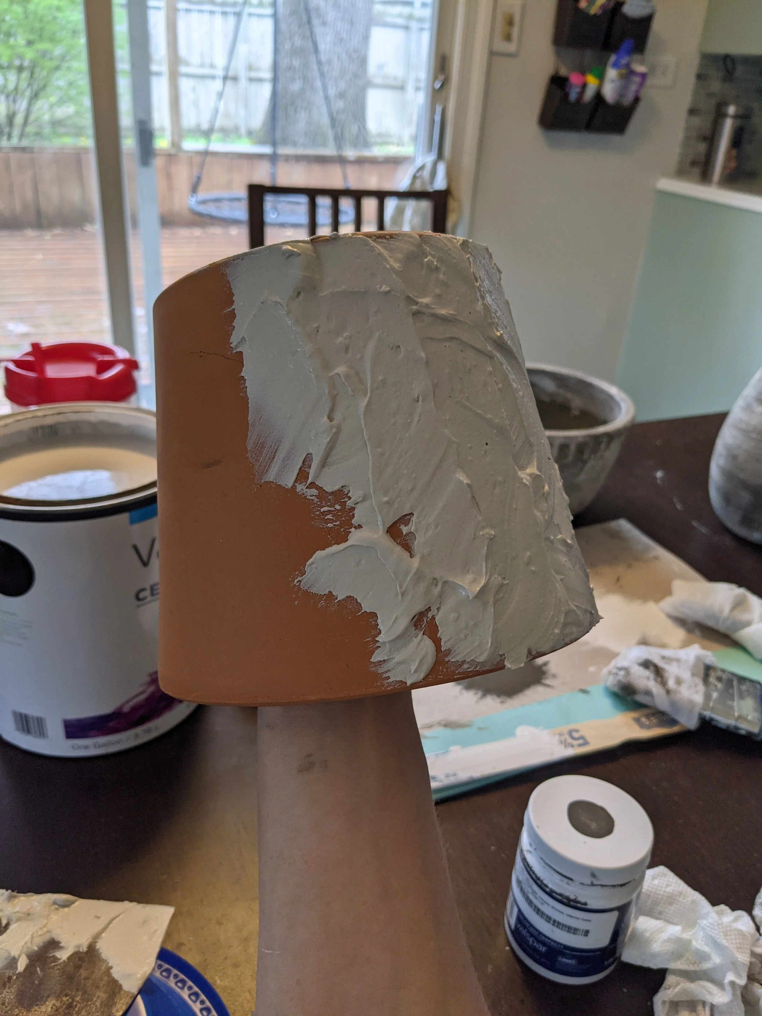 Upside_down_terra_cotta_pot_with_joint_compound.jpg