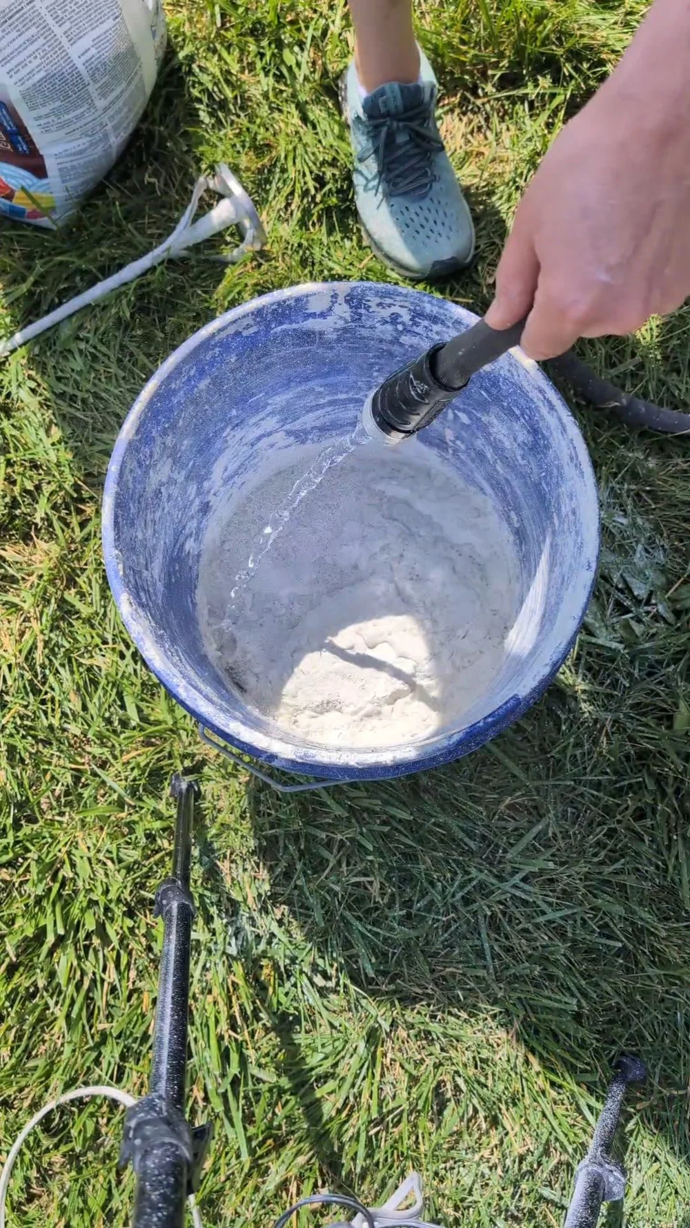 Mixing Mortar_2-min.jpg