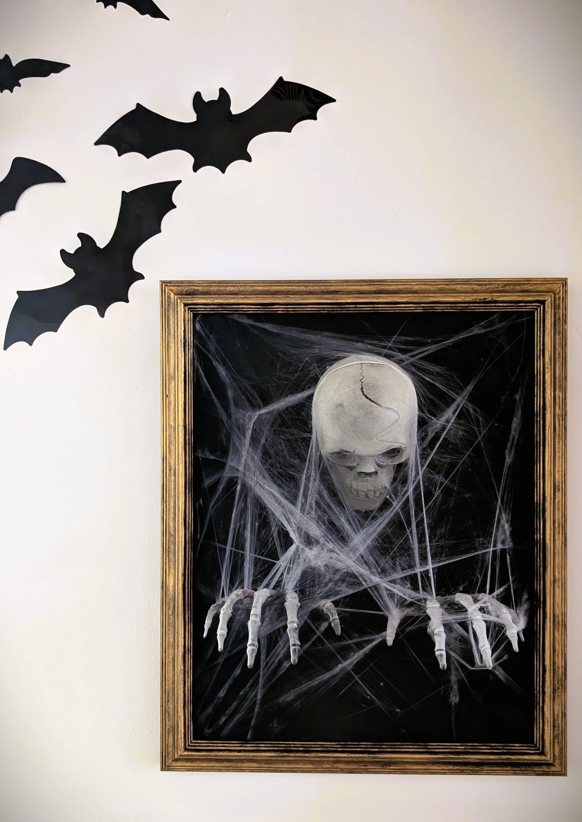 DIY 3D Skeleton Picture Frame | Spooky Halloween Wall Art Tutorial ...
