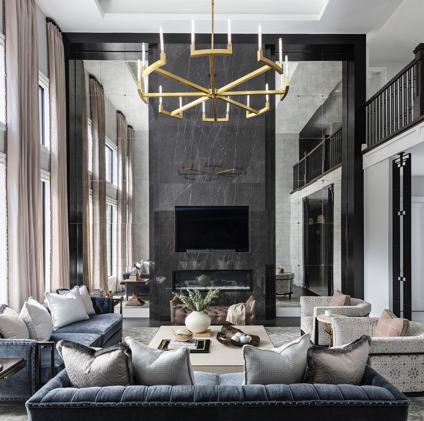 Dramatic interiors and textures that come together to make a beautiful space. 
Design: @meriendakadesigngroup 

&bull;
&bull;
&bull;

#interiordesign #interiordesigner #interiors #design #architecture #luxuryhomes #luxdesign #luxe #customhomes #firep