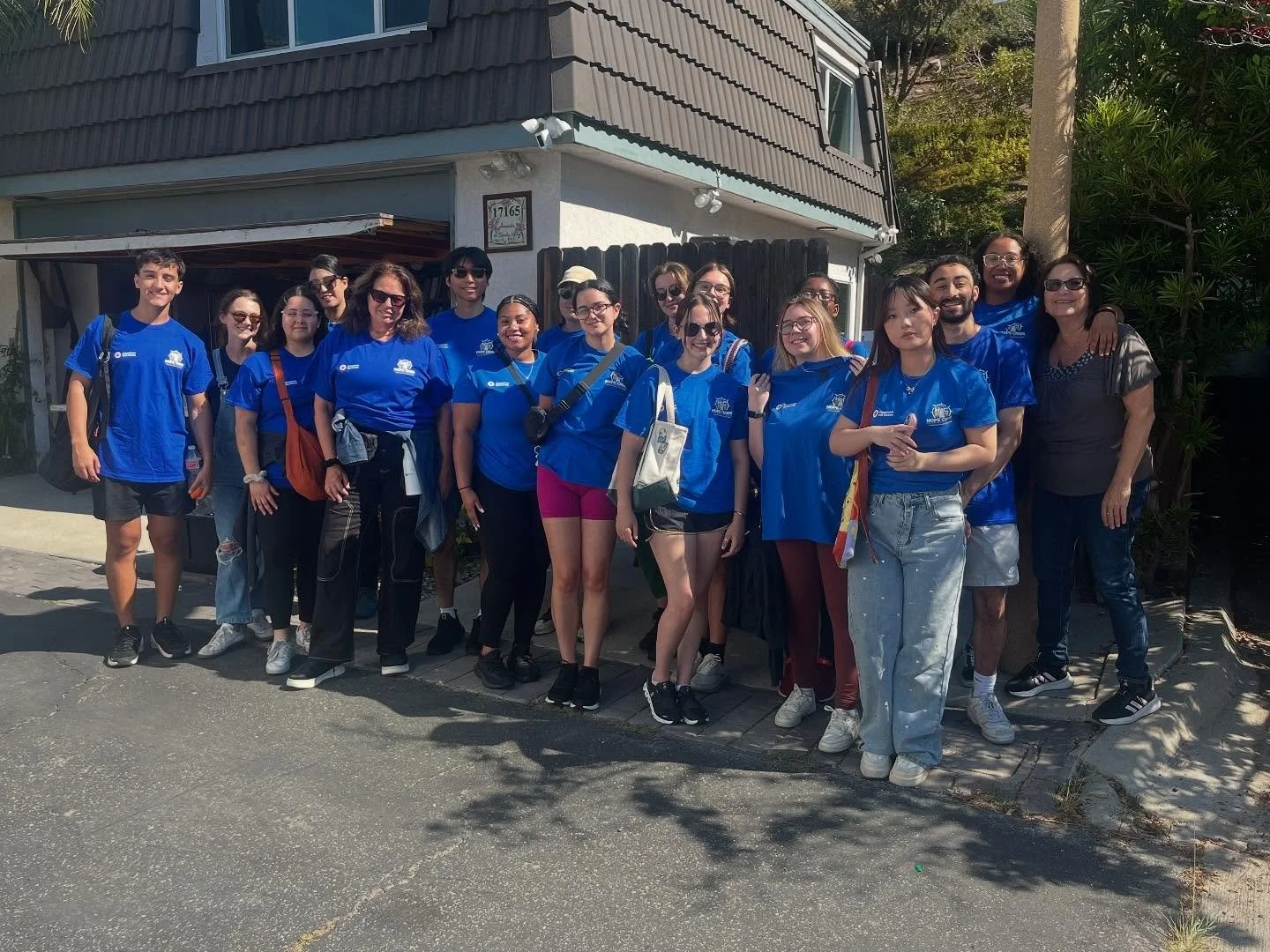 Fire remediation clean up with @nyulosangeles and @hope_crisis_response #doinggood #feelinggood