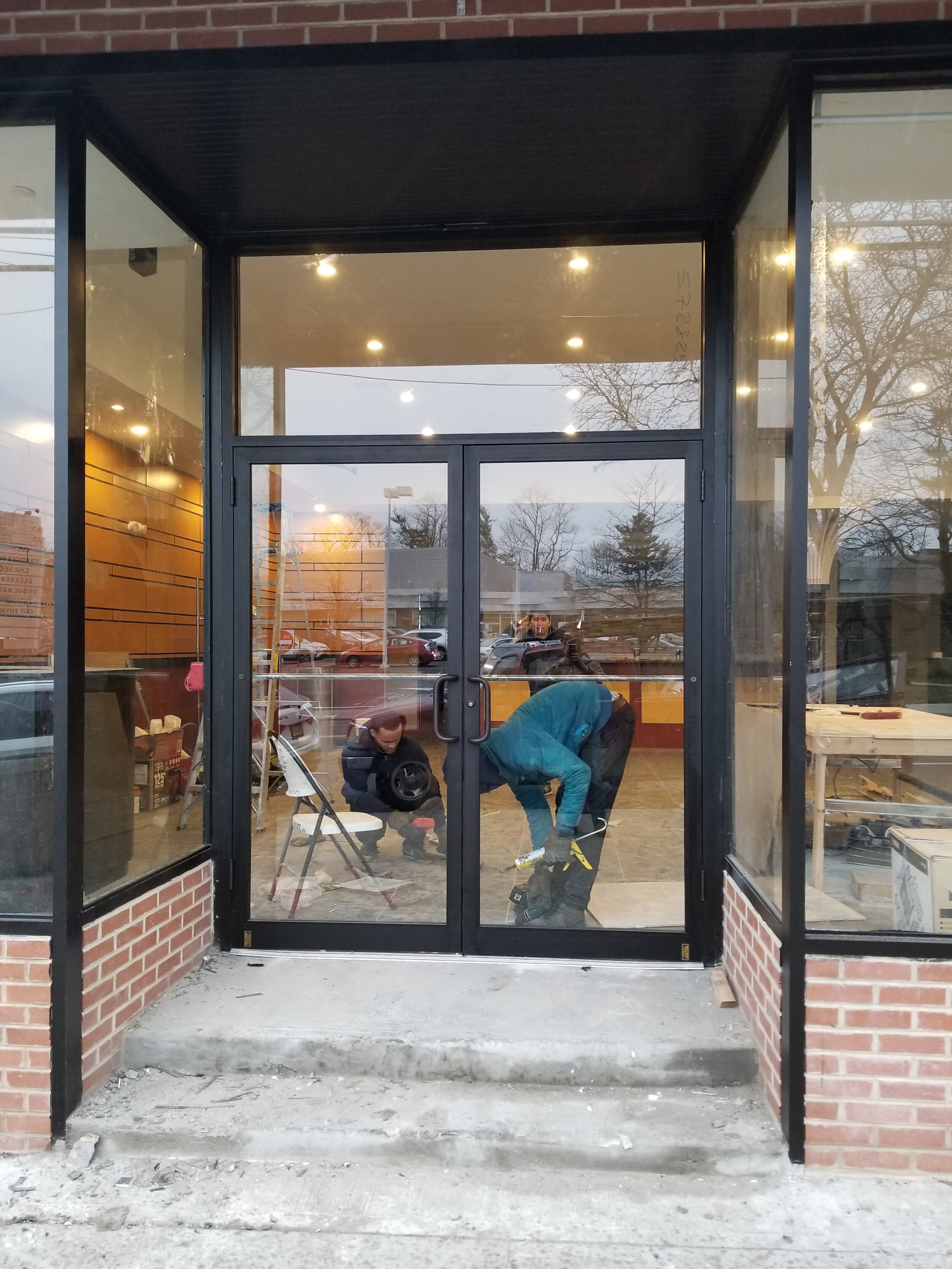 <p><strong>Double Doors</strong></p> 