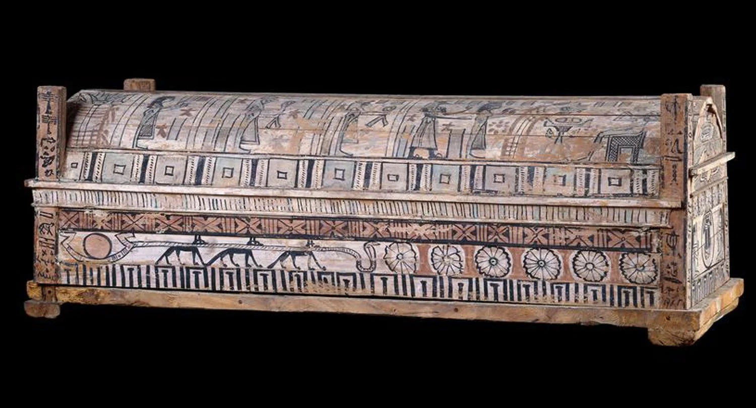 Full length fiew of vaulted coffin.