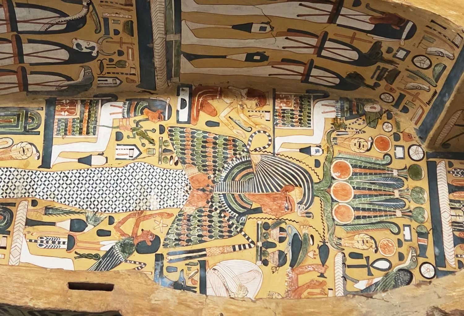 Interior of stola coffin with Amenhotep I.