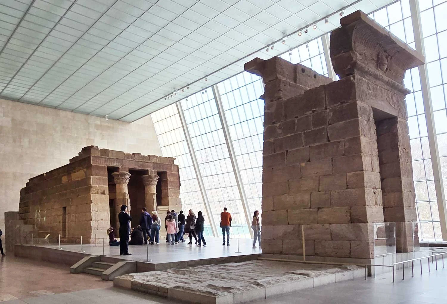 Temple of Dendur and Pylon Gate