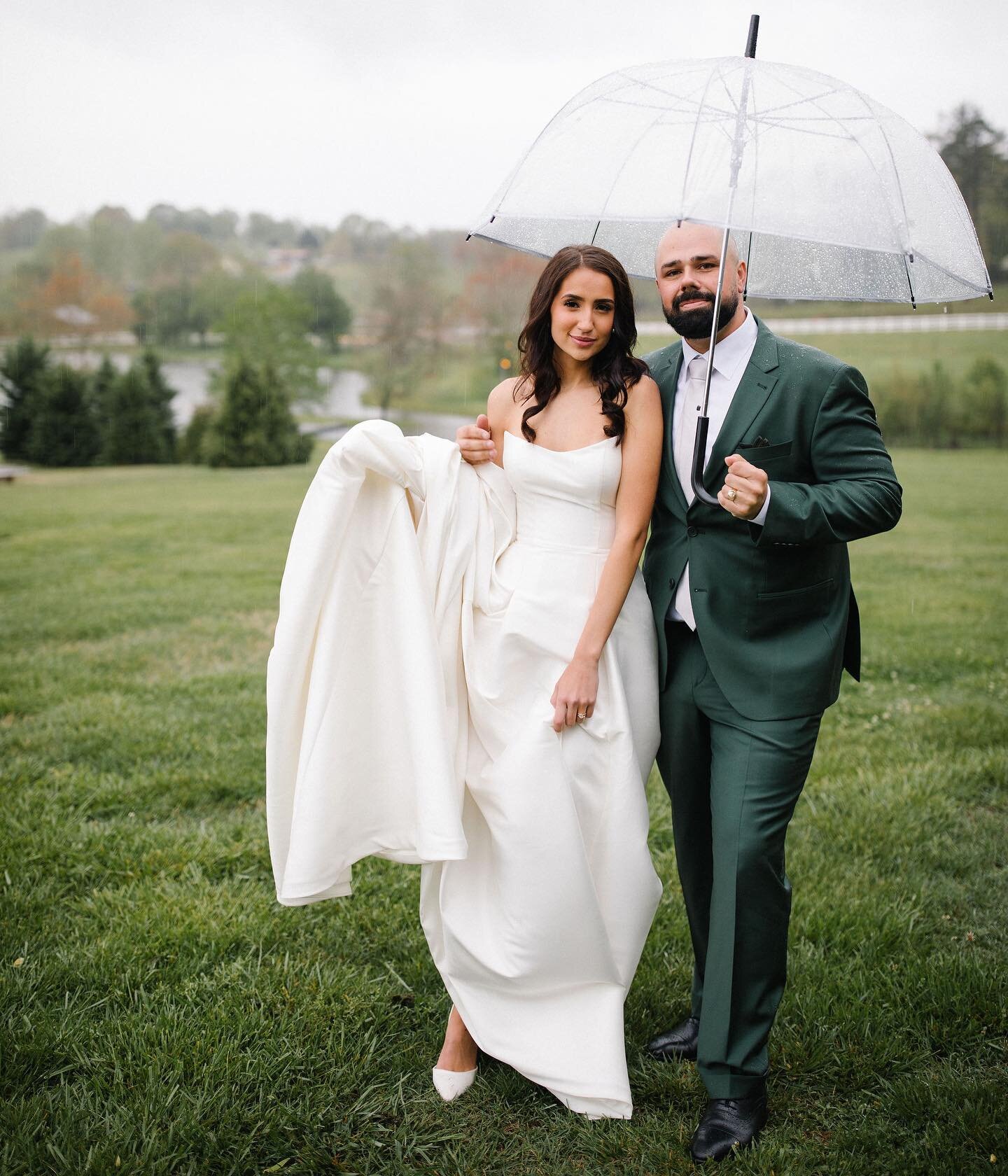 Laura &amp; Paul! 🤍Married 4.8.23🤍Classic, Timeless &amp; Beautiful&hellip;describe Laura &amp; Paul&rsquo;s wedding vibe! Even in the pouring down freezing cold rain they were picture perfect! After a cozy first look fireside, they exchanged gifts