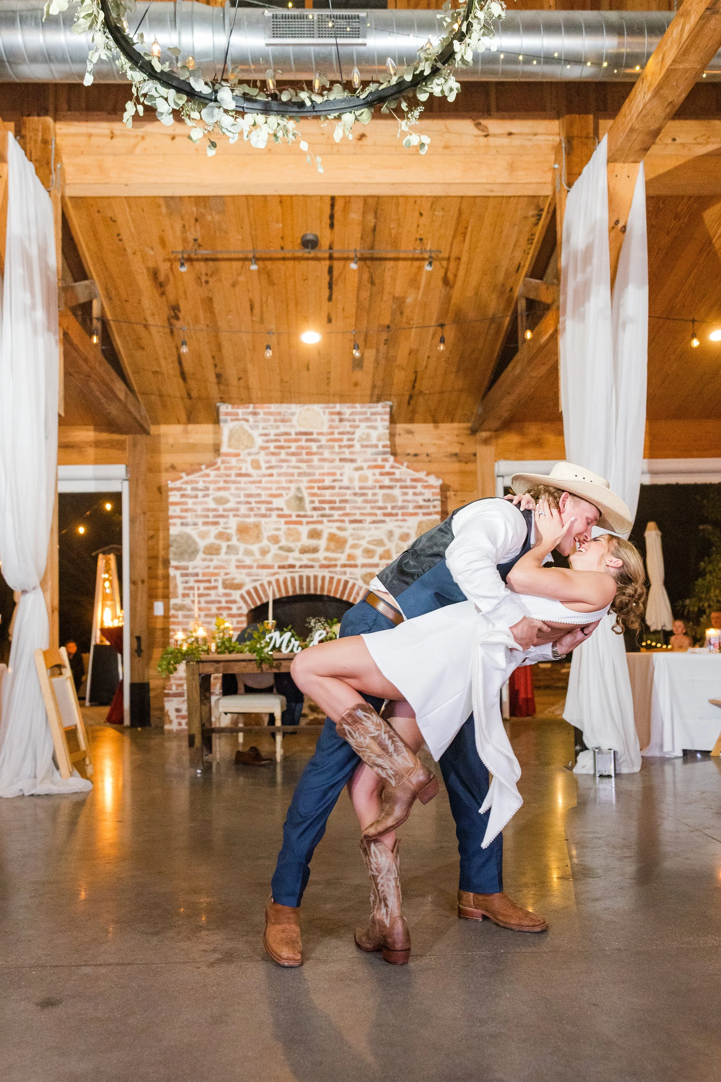 Eliza and Hunter Preview  (1324 of 1339).jpg