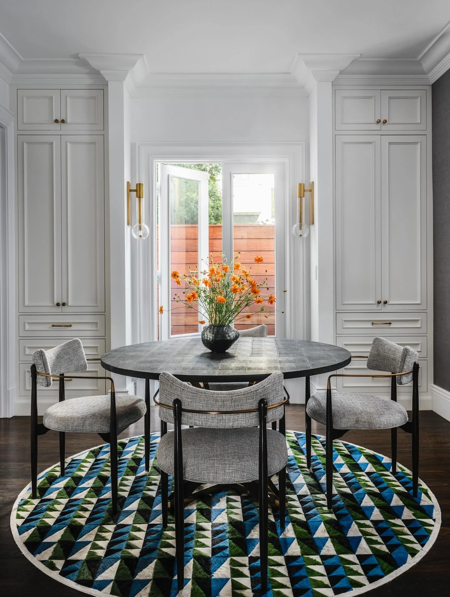 One of my favorite photos from our Beaux Arts Reno, 📸 @christopherstark. We love the modern pops of color combined with the traditional architecture, makes it hip ! Don&rsquo;t you think? @benjaminmoore #distantgrey @witford_luxury @kylebunting @mad