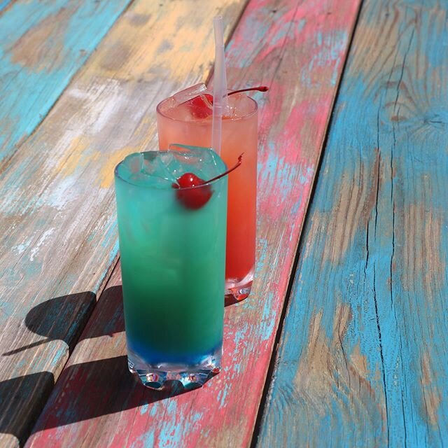 Tropical vibes this morning. Come try our Island Sunset cocktail. #love #instagood #followforfollowback #amazing #stthomas #stthomasvirginislands #stthomasusvi #usvirginislands #usvi #bushwackers #bushwackersvi #crownbaymarina #crownbaydock #cruiseli