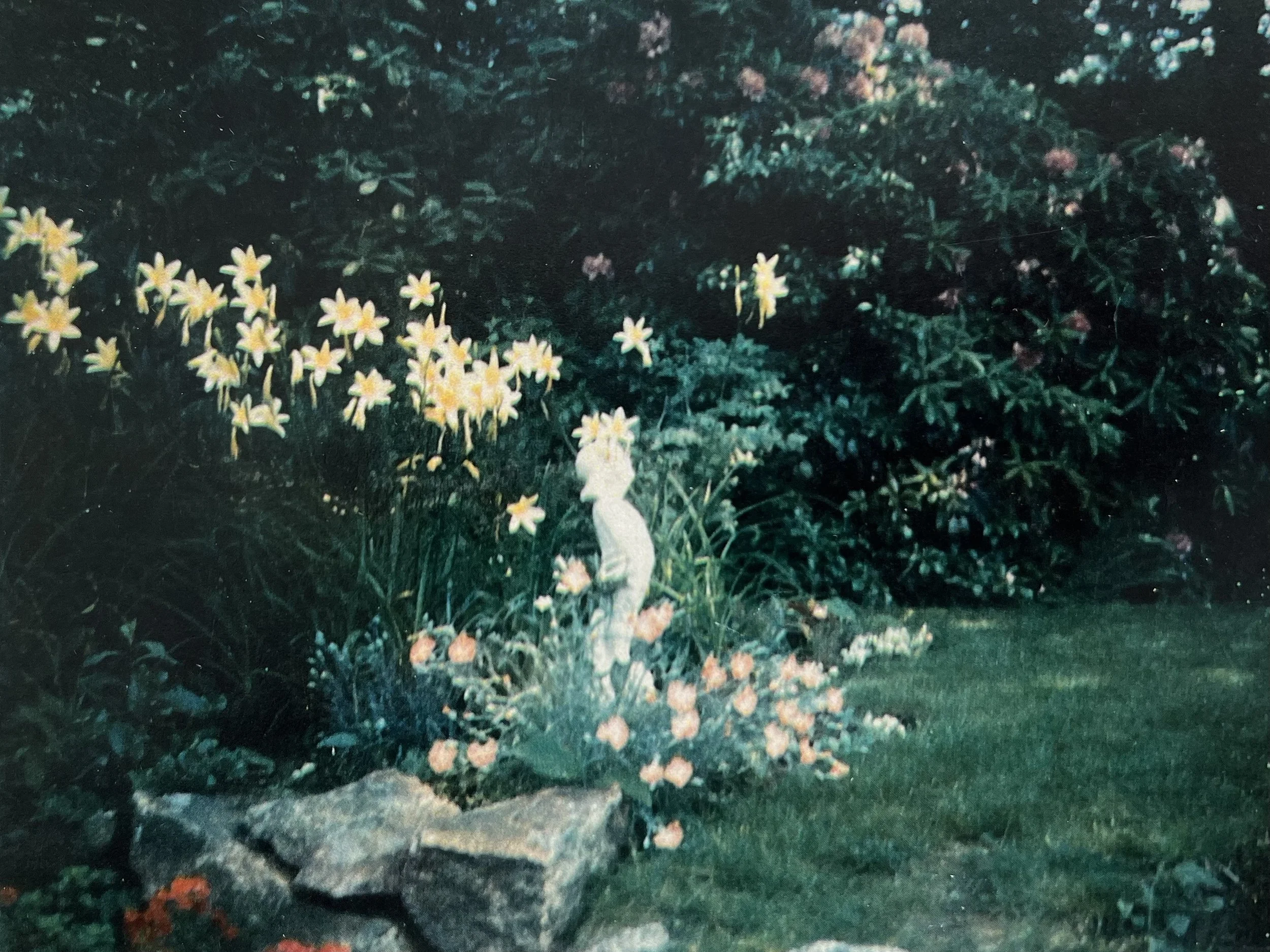 Garden statue, Mary