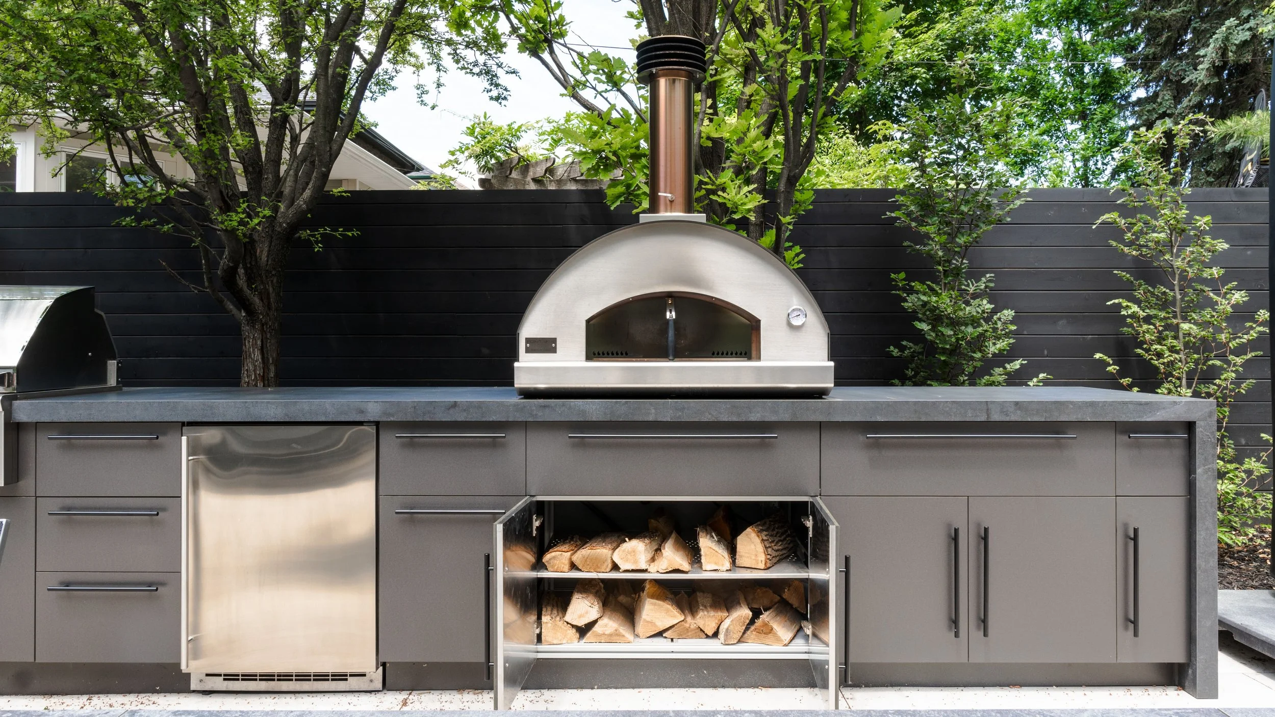wood-storage-fontana-pizza-oven-outdoor-kitchen.jpg