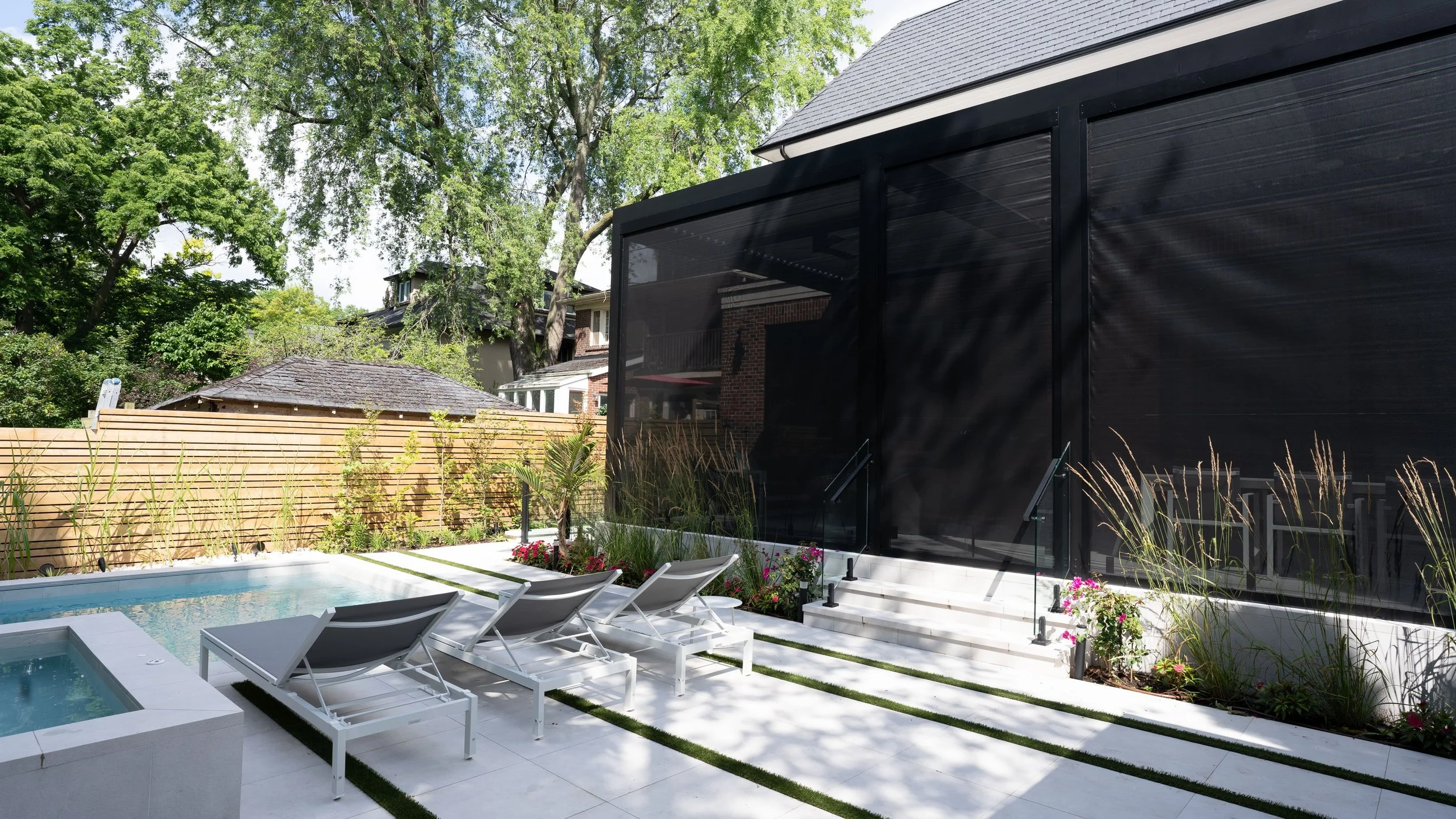 motorized-outdoor-screens-struxure-aluminum -pergola.jpg