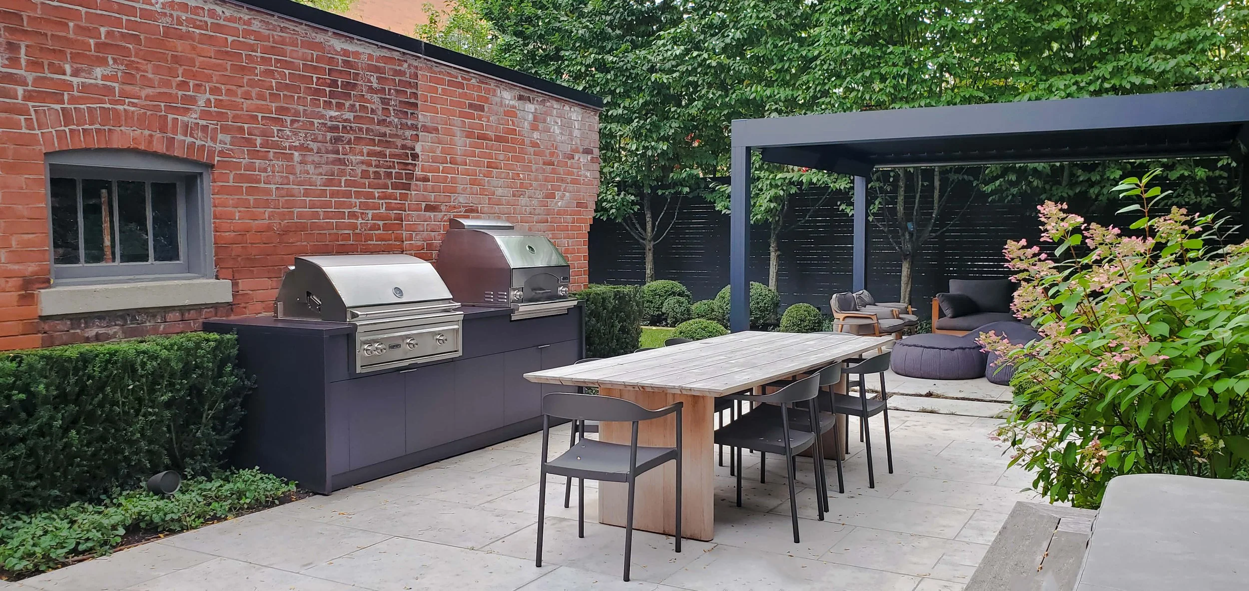 outdoor-kitchen-pergolax-patio-dining-area.jpg