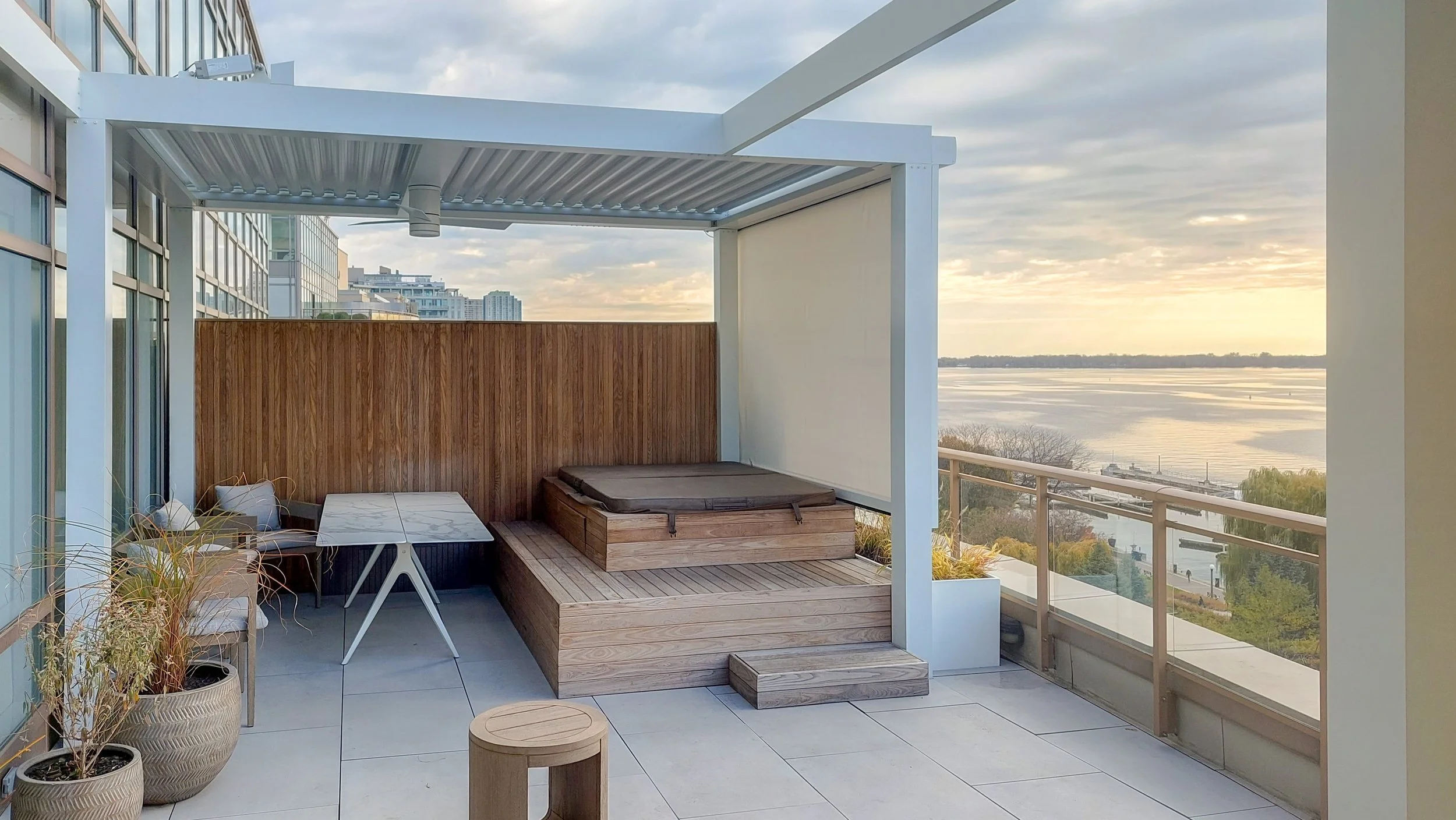 rooftop-balcony-patio-aluminum-smart-pergola.jpg