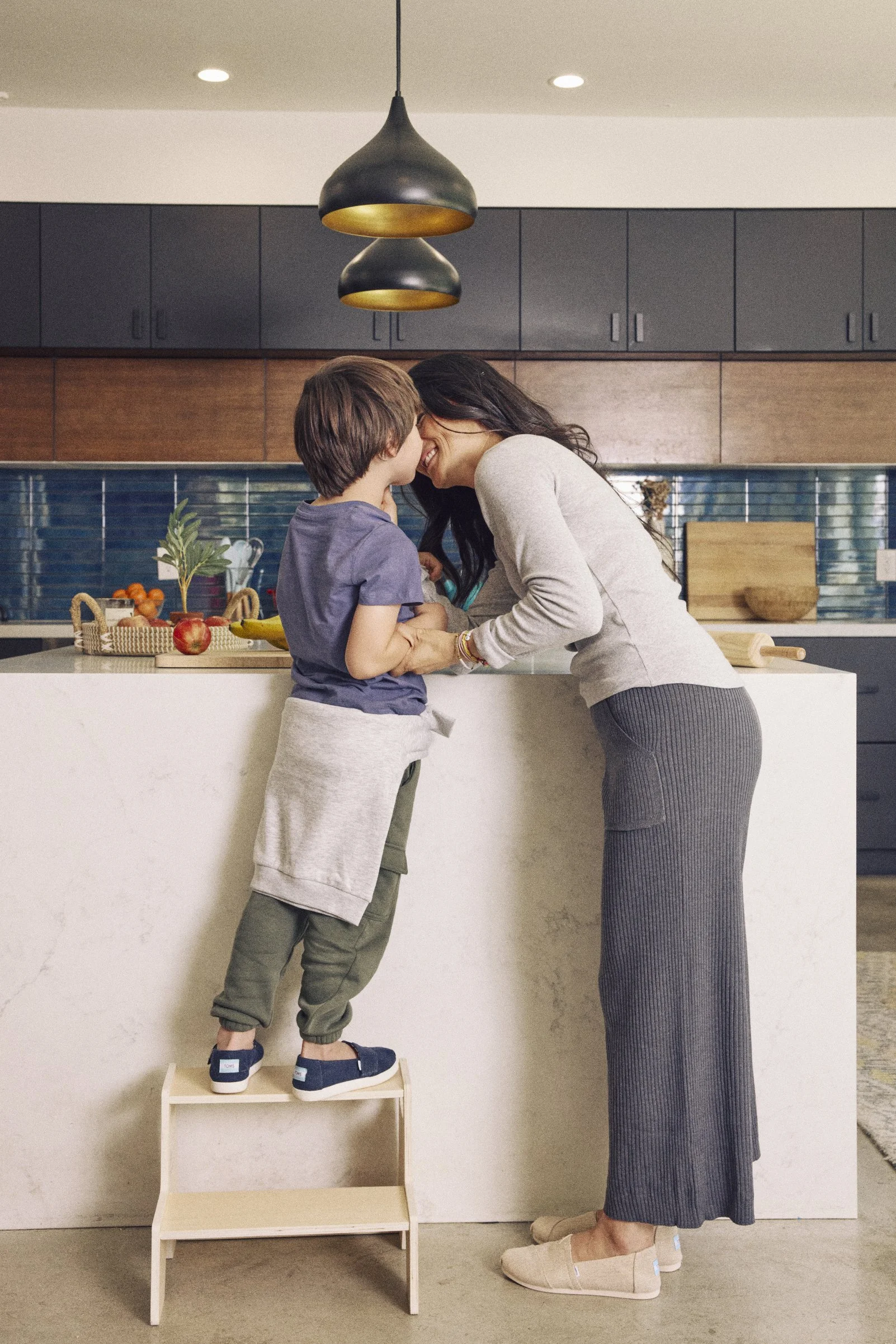 081925_TOMS_FAMILY WINNERS_AE_LOOK_05_0775.jpg
