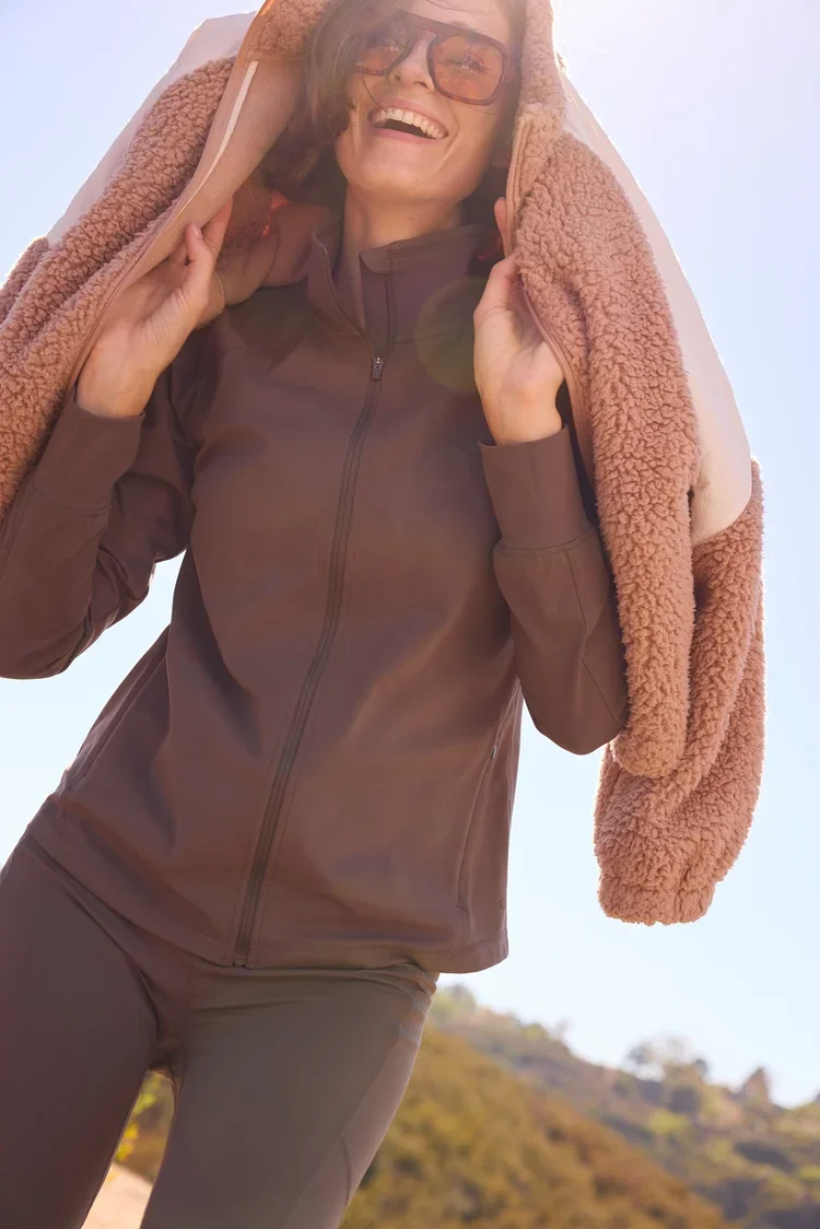 Shot_10_2032.webp