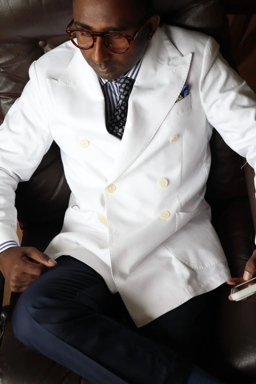 17 questions to a well-dressed man – Ash Happyman