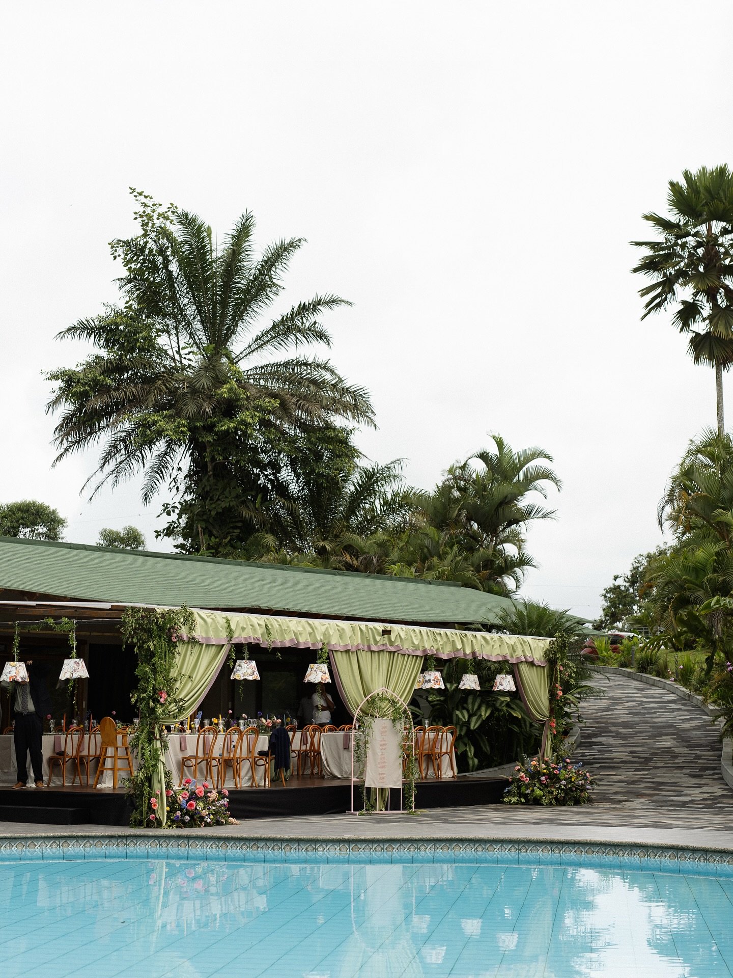Every wedding has their own unique color scheme and feel 🫶

We are firm believers that wedding days should be captured exactly how they are and edited to represent the sights, emotions, and colors all around you 🤍 If it&rsquo;s rainy outside your p