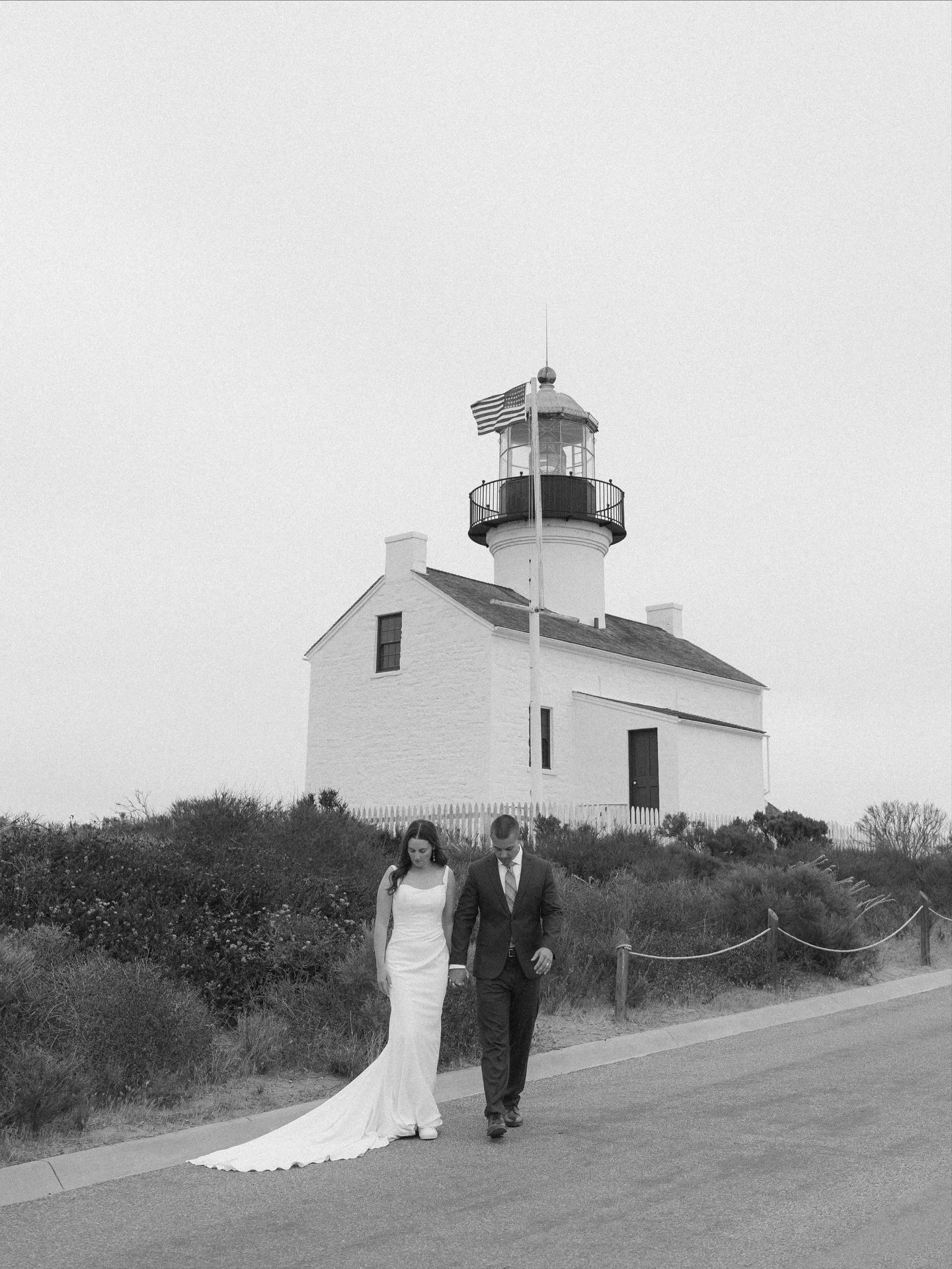Married on the cliffs of San Diego 🌅 

#sandiegoelopement #sandiegoelopementphotographer #sandiegoweddingphotographer #socalweddingphotographer #venturaweddingphotographer #bigsurweddingphotographer #joshuatreeweddingphotographer #palmspringswedding