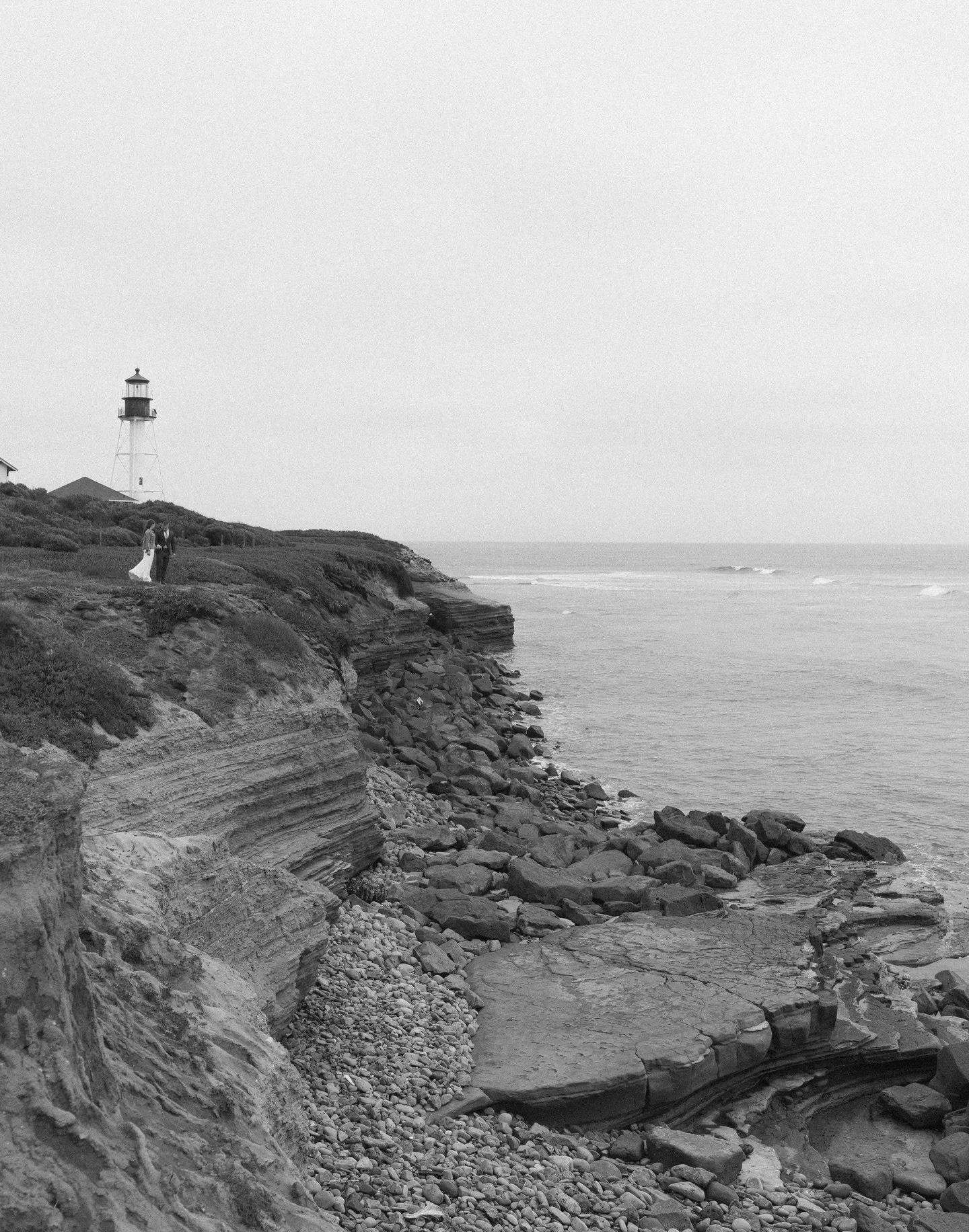 Lighthouses have always been a part of these two and their love story so it only felt fitting that they got married by one 🥹 

#sandiego #sandiegoelopement #sandiegoweddingphotographer #socalweddingphotographer #californiaelopement #californiaweddin