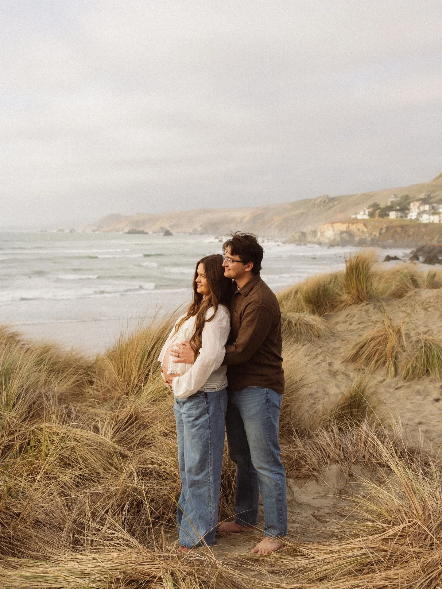 These two just welcomed their sweet baby girl in to the world and we could not be more excited for them 🥹☀️

#maternityphotoshoot #maternitysession #familyphotos #familyphotography #documentaryphotographer