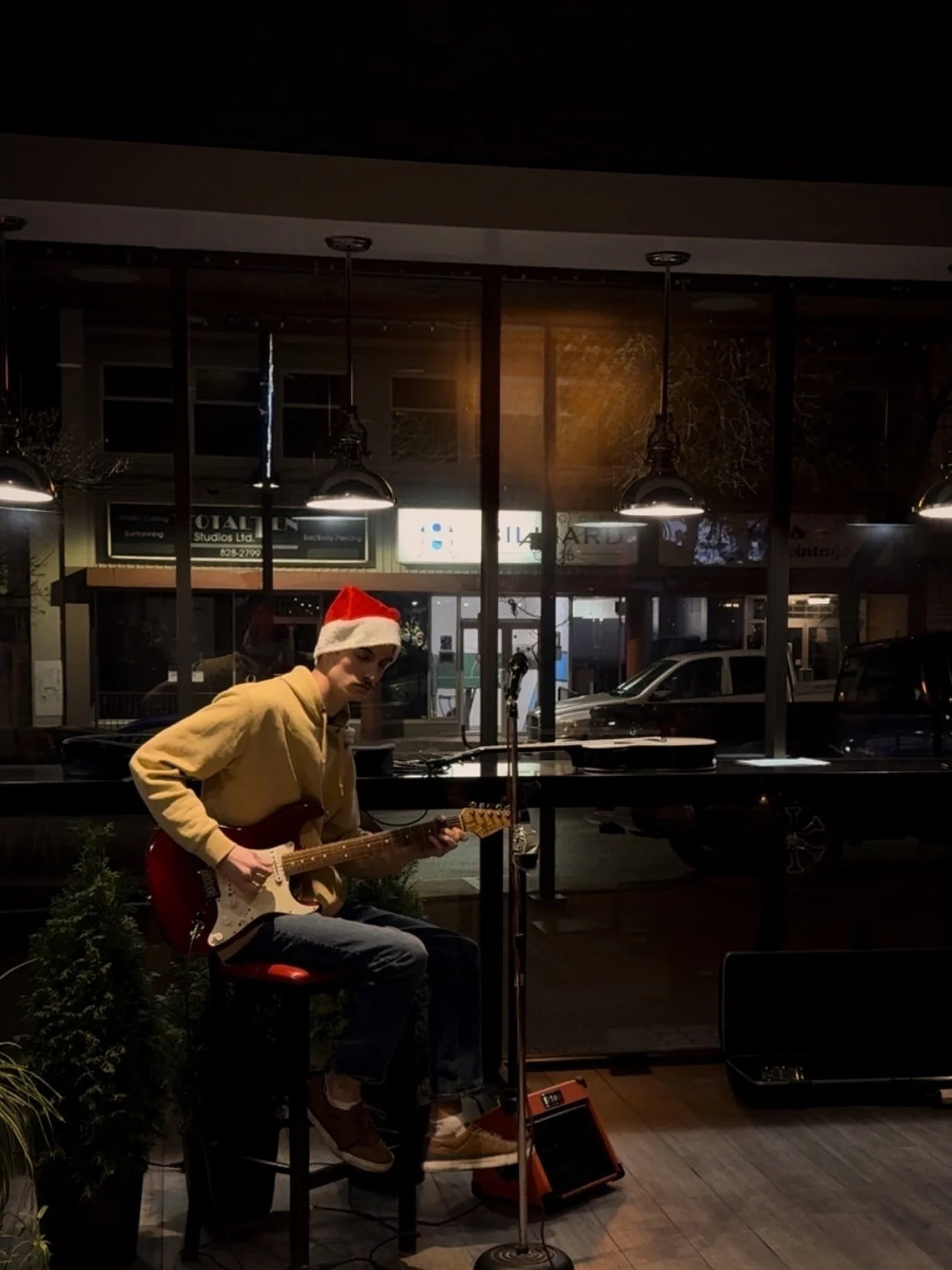 Tis the season for live music and late-night coffee. 🎄☕️

This Thursday is our final open mic of 2025!!🎸 

come play, listen, or just vibe.

📍 Motivo | 7&ndash;10 PM

#openmic #caffemotivo #livemusic #happyholidays #downtownkamloops #kamloopsmusic