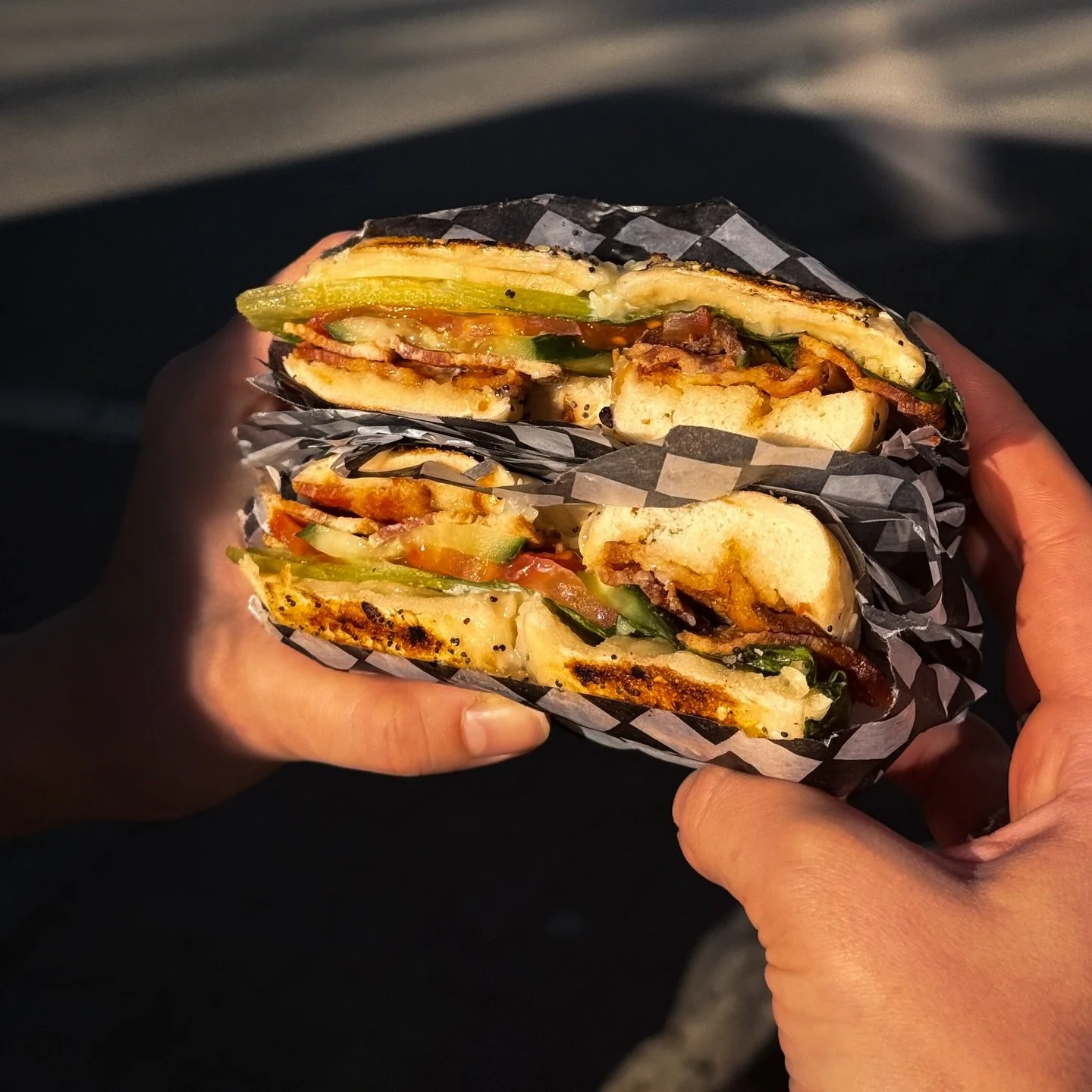 Meet the Motivo Bagel 🥯 

A fresh twist on our classic BLT with crispy bacon, lettuce, tomato, cucumber, and cream cheese on a toasted everything bagel.

A familiar favorite, done a liiiiittle differently😉

#kamloops #BLT #caffemotivo #foodies #kam