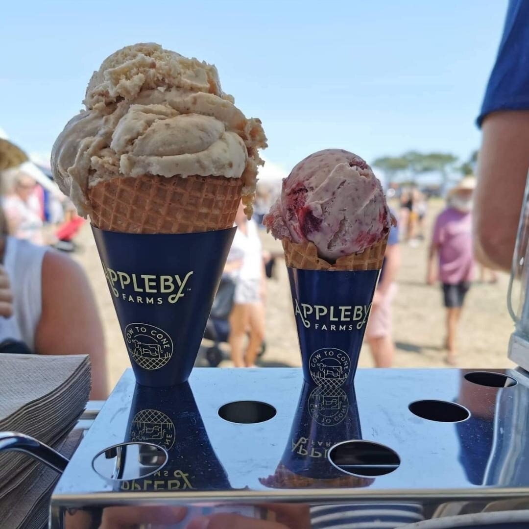 Happiness for the whole family. 

Single scoops, double scoops, kid sizes, waffle cones, tubs.. Something for everyone and something for every occasion!

What's your go to order?

#findhappinesshere #applebyfarmsicecream