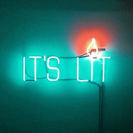 ᠻ𝕣ⅈᦔꪖꪗ ꪜⅈ᥇ꫀ 🔥 Do you have that fire within your soul? That passion for something that ignites you? 
⚡The AquaFire squad, each of us, has a spark of fire for the love of our career &amp; art. We love creating beautiful things rather it be your hair,