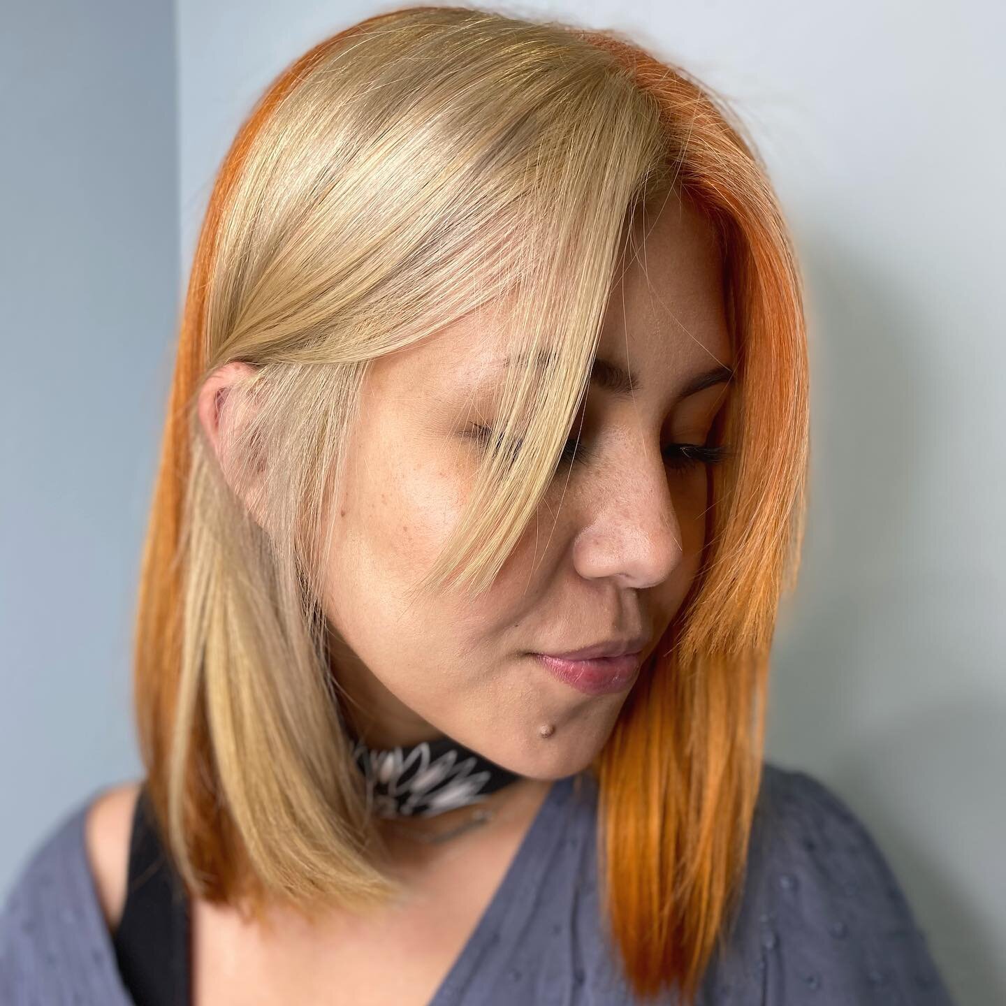💫Trendy gal 🌙 #splitdye #splithair #aquafiresalon #copperhair #beigeblonde #trendyhair #winston #winstonsalem #winstonsalemhairstylist #wsnchairstylist #fashioncolors