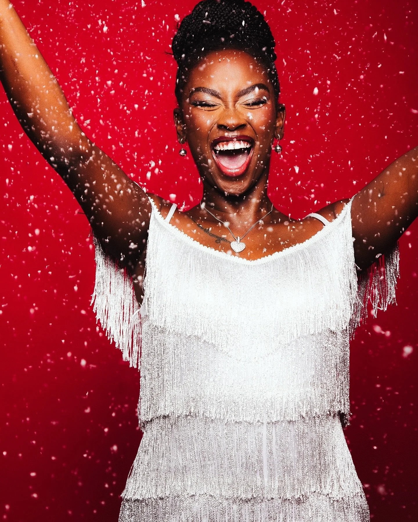 The red is REDDING this year 🥵 had so much fun at our content days with all of our creators! The backdrops are all dialed in and ready for YOU!!! 

We can&rsquo;t wait to see you!! 

#christmasphotos #holidayphotos #holidaypictures