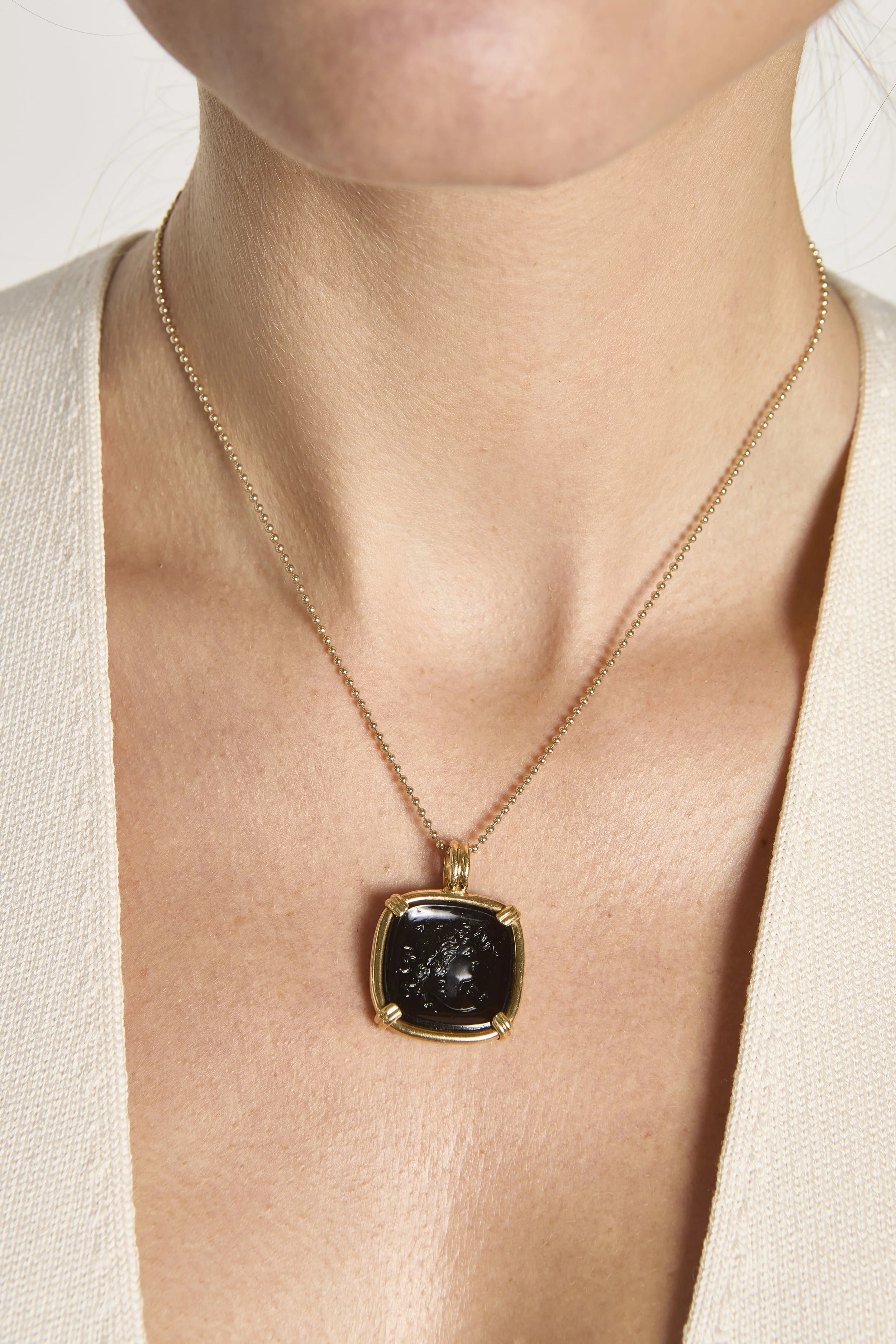 Carnelian Goddess pendant TurnerandTatler101425_0268.jpg