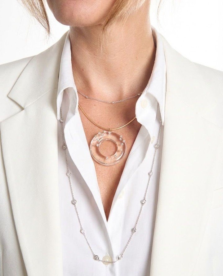 Clean lines, soft sparkle, and one bold centerpiece.