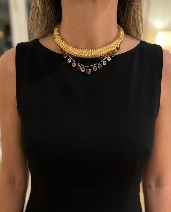 Layer perfection, perfected.
Tubogas meets harlequin gemstones for a look that feels both timeless and unexpected.