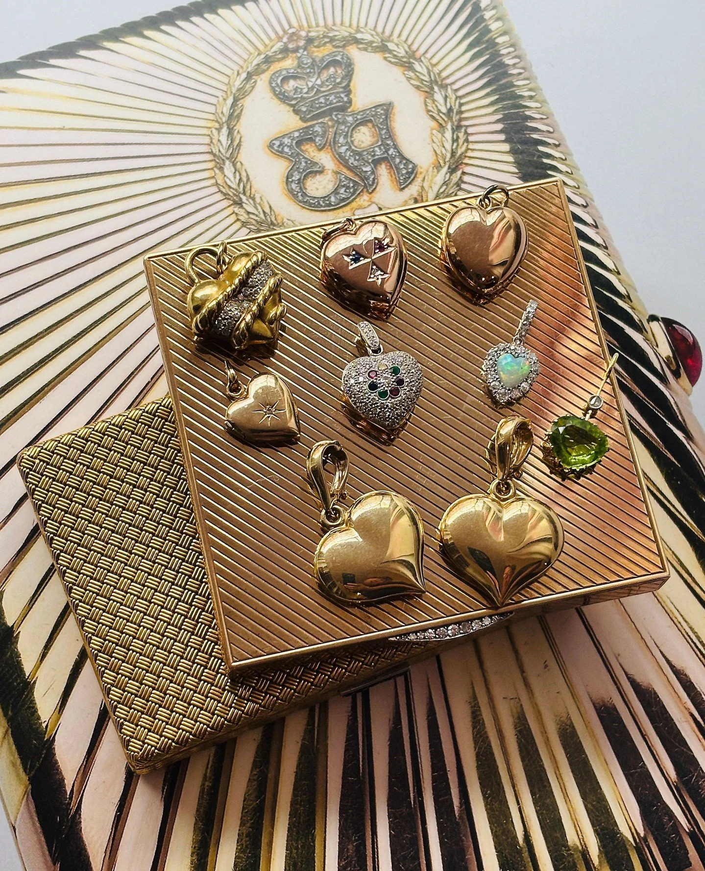 Heart charms for Mother&rsquo;s Day ❤️⁠
⁠
Each one a small symbol of love, connection, and the moments that matter most. Whether added to a chain or layered into her everyday stack, they carry meaning far beyond their size. A piece she can keep close