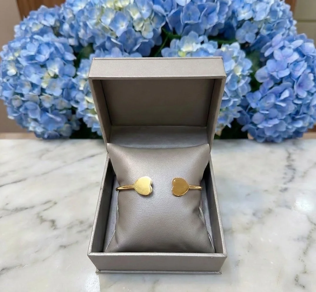 A heart bangle for mom. ❤️⁠
⁠
Simple, timeless, and filled with meaning, this piece is a quiet reminder of everything she gives and everything she is. Worn alone or layered into her everyday stack, it&rsquo;s a symbol she&rsquo;ll carry with her alwa