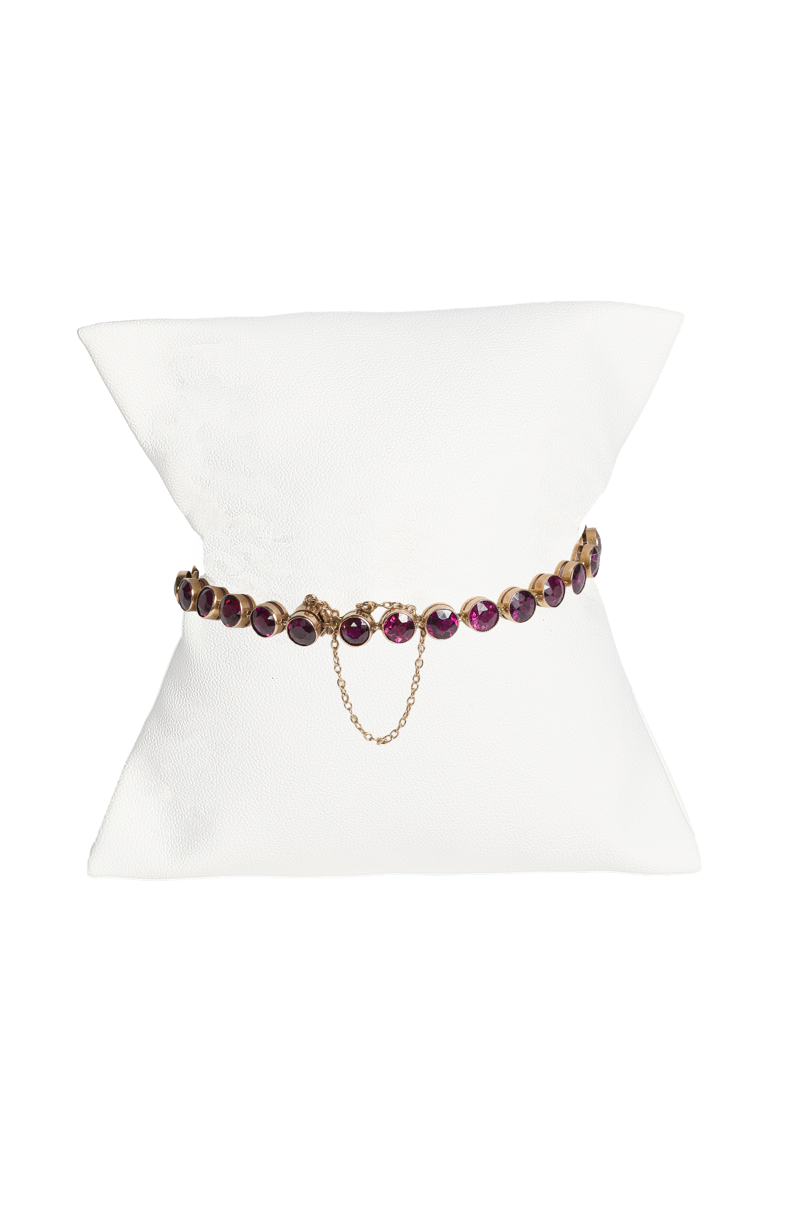 Garnet Bracelet Clasp of Antique _0567.png