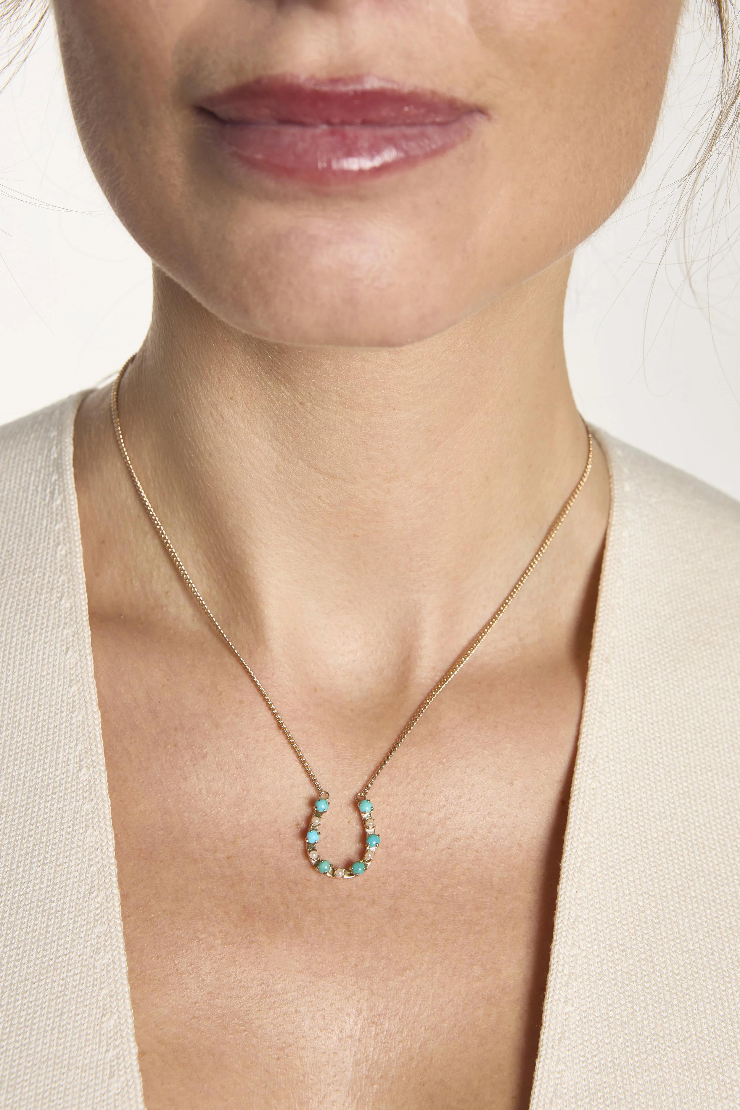 Horseshoe Turquoise & pearl necklace TurnerandTatler101425_0250.jpg