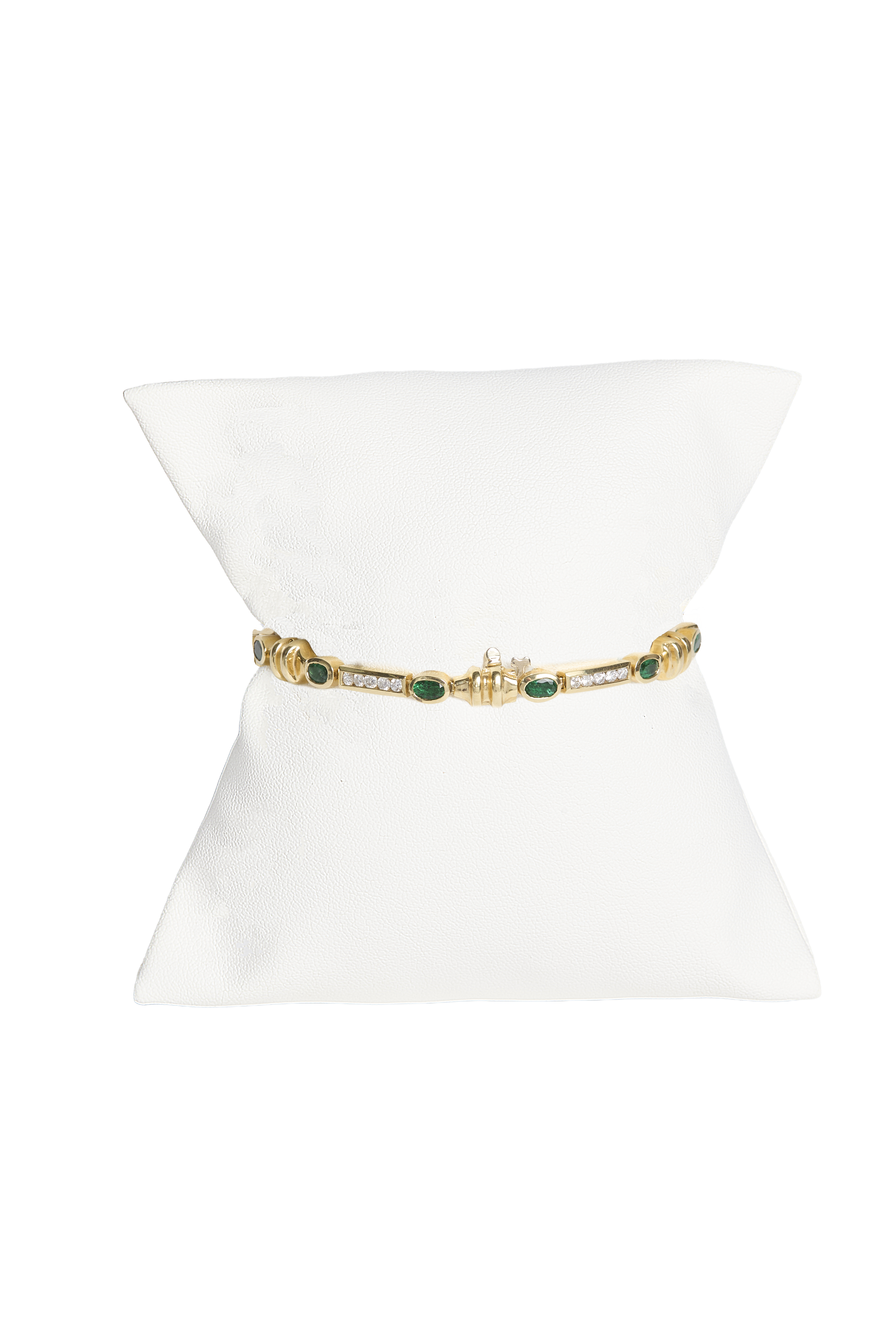 Oval Emerald and 5 diamond lozenge link clasp Back_0531.png